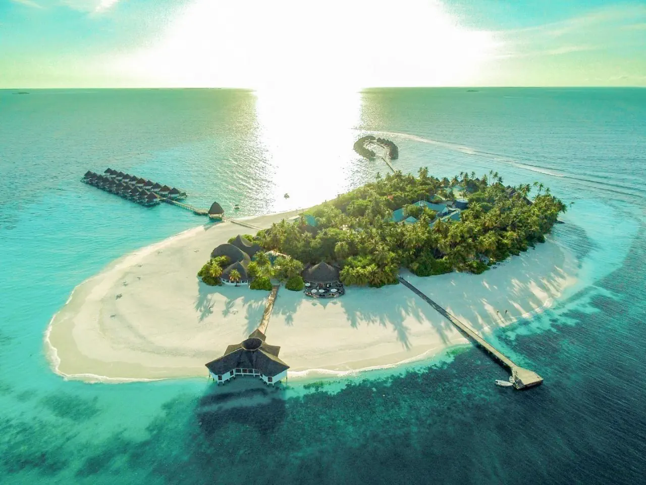 HOTEL Angaga Island Resort & Spa