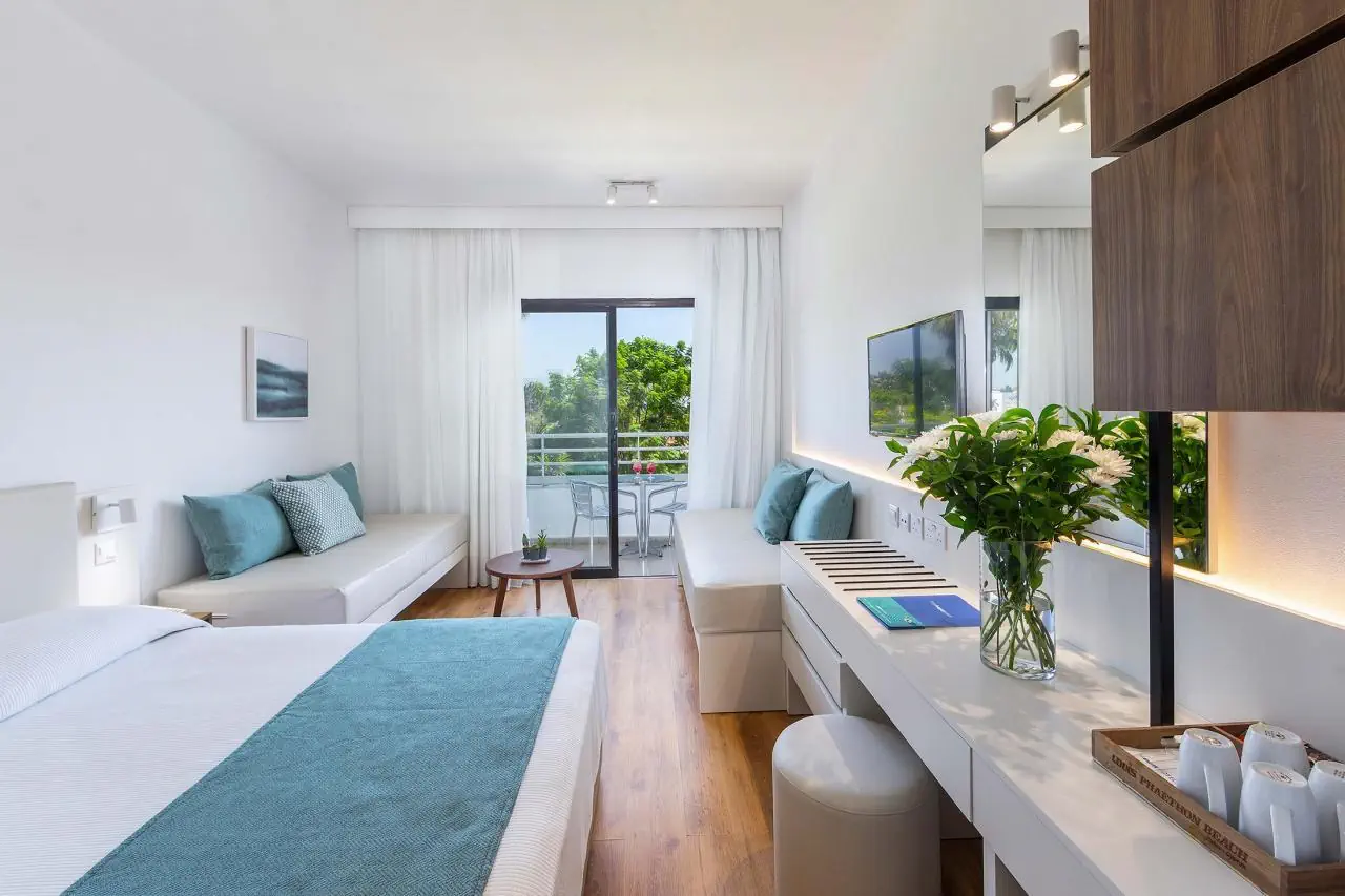 HOTEL Louis Phaethon Beach Hotel