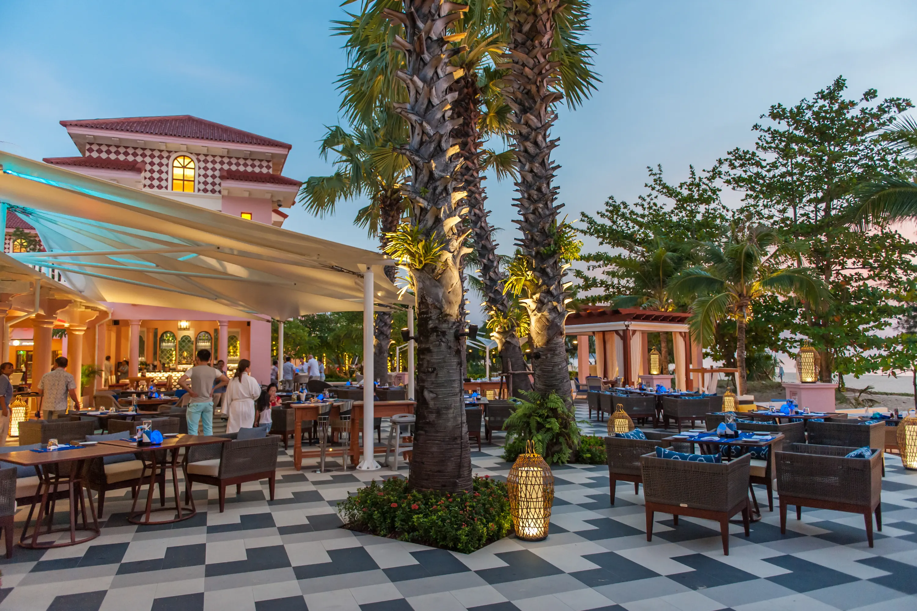 Centara Grand Beach Resort Phuket (Karon Beach) - zdjęcie 44
