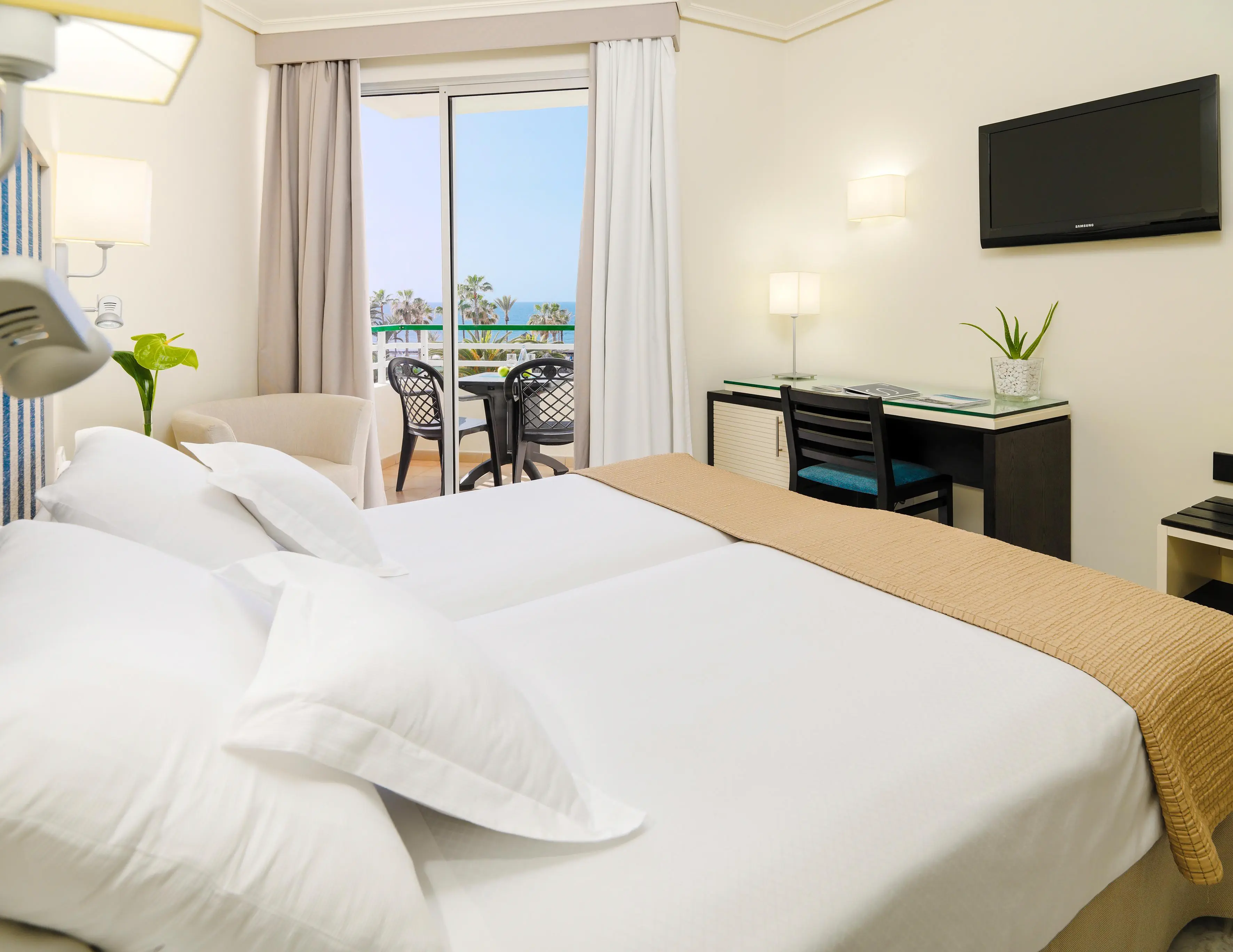 H10 Las Palmeras (Playa de las Americas) - zdjęcie 25