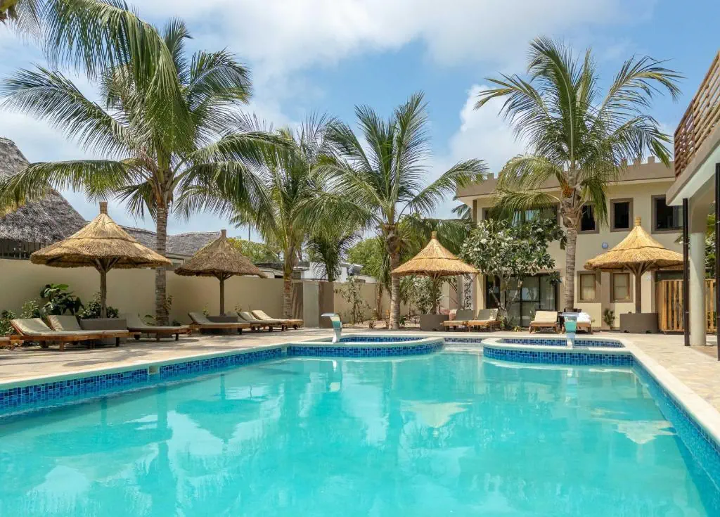 Blackstone Beach Resort - zdjęcie 5
