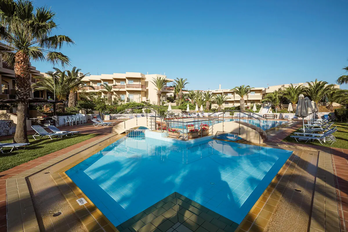 Giannoulis Santa Marina Plaza