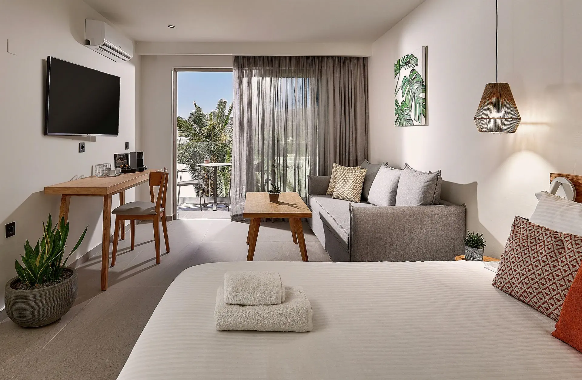 HOTEL ENORME SANTANA ISLAND