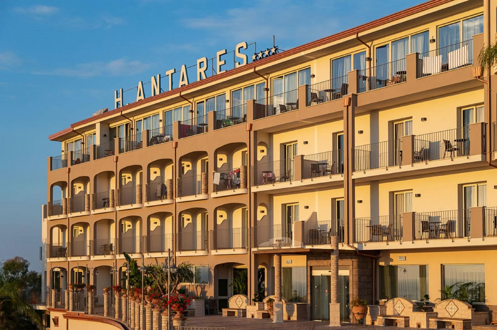 HOTEL Antares