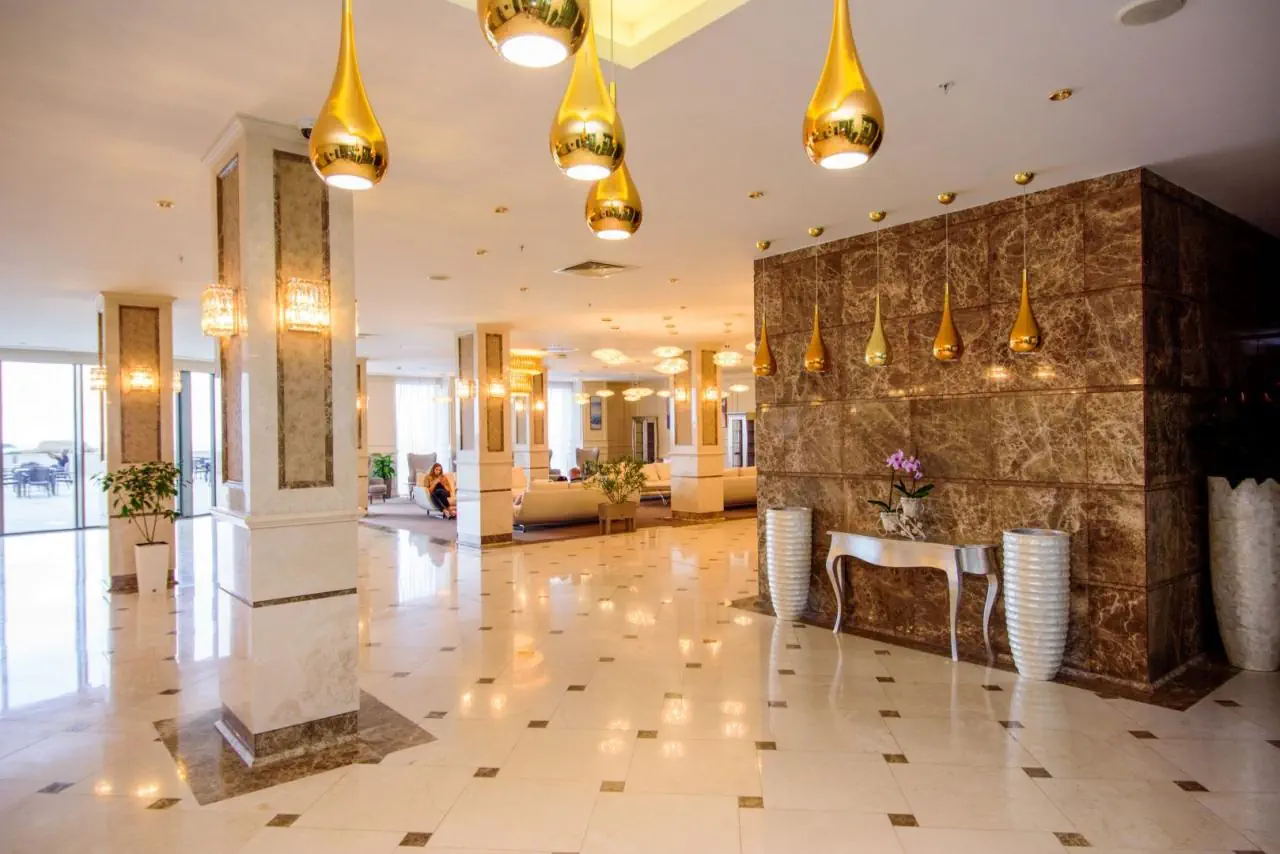 The Grand Gloria Hotel