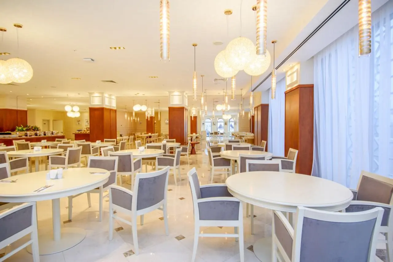 The Grand Gloria Hotel