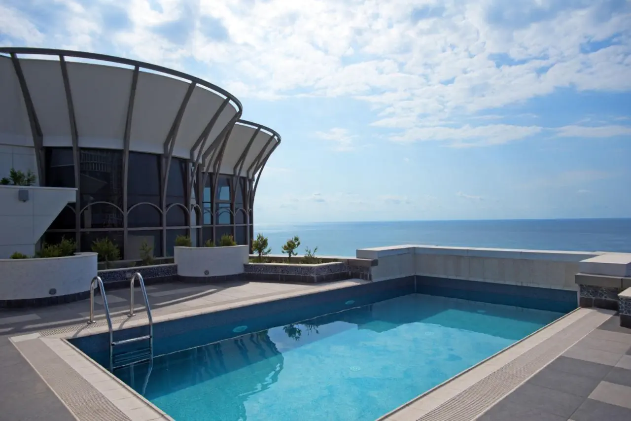 The Grand Gloria Hotel