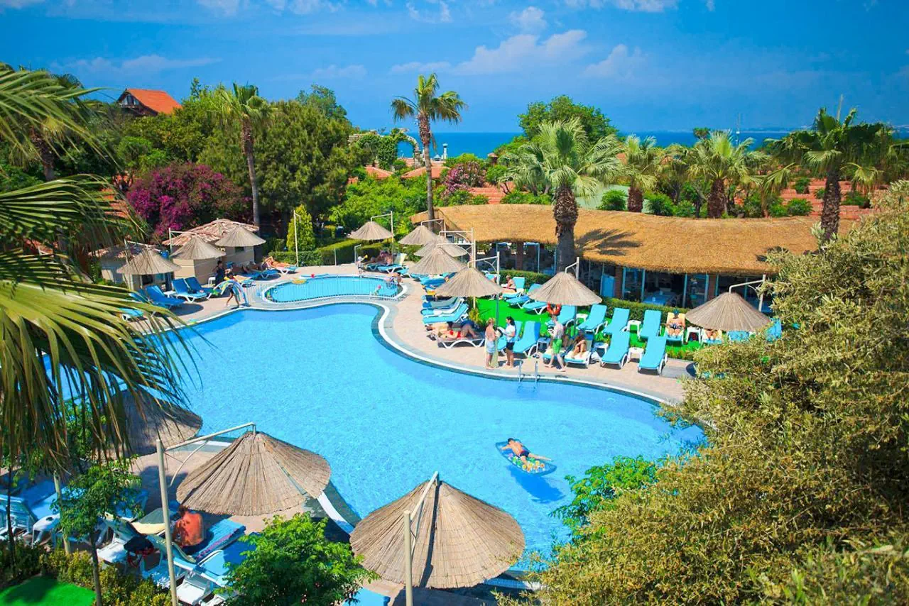 Can Garden Beach Hotel