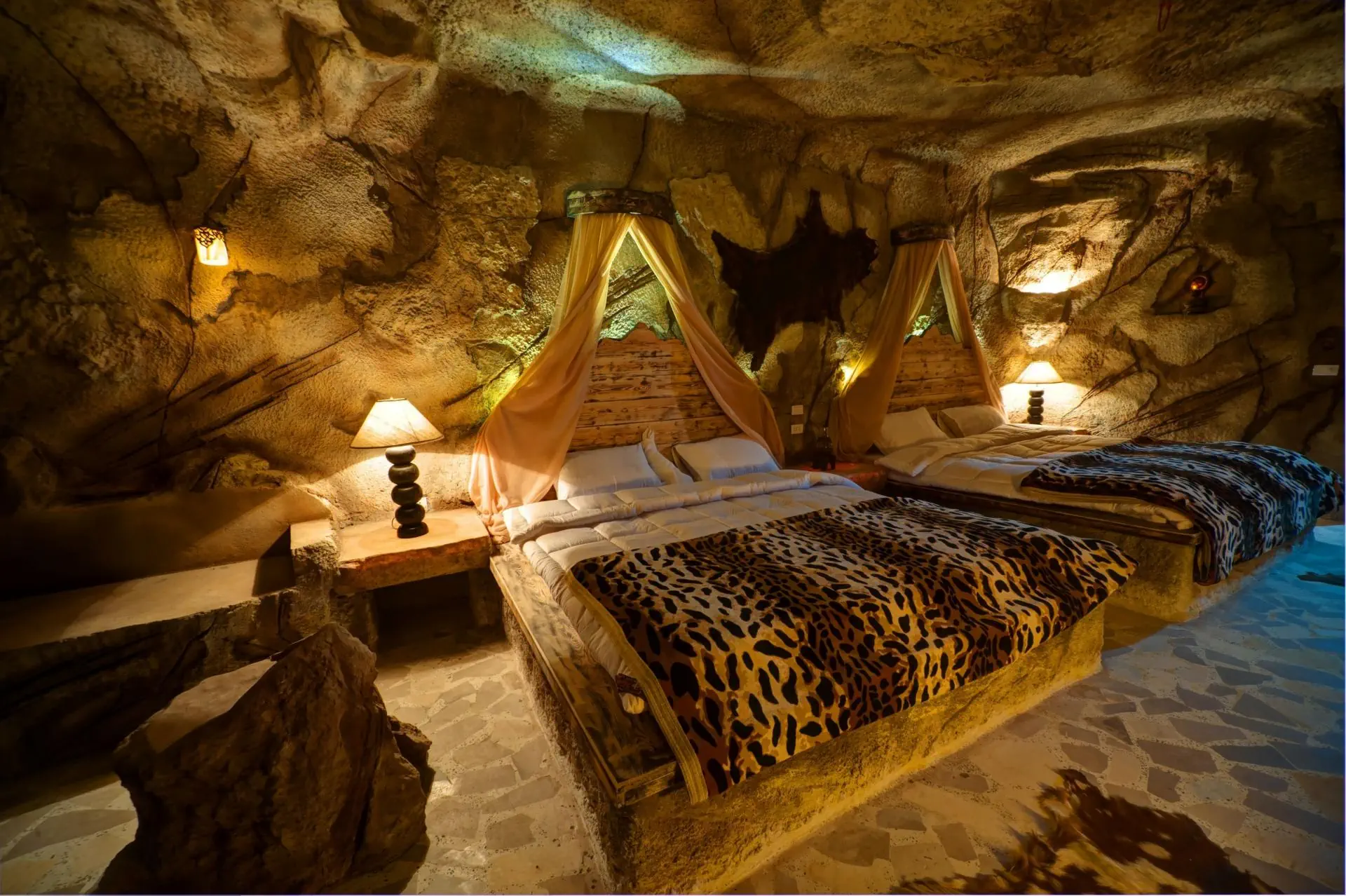 HOTEL CAVES BEACH RESORT