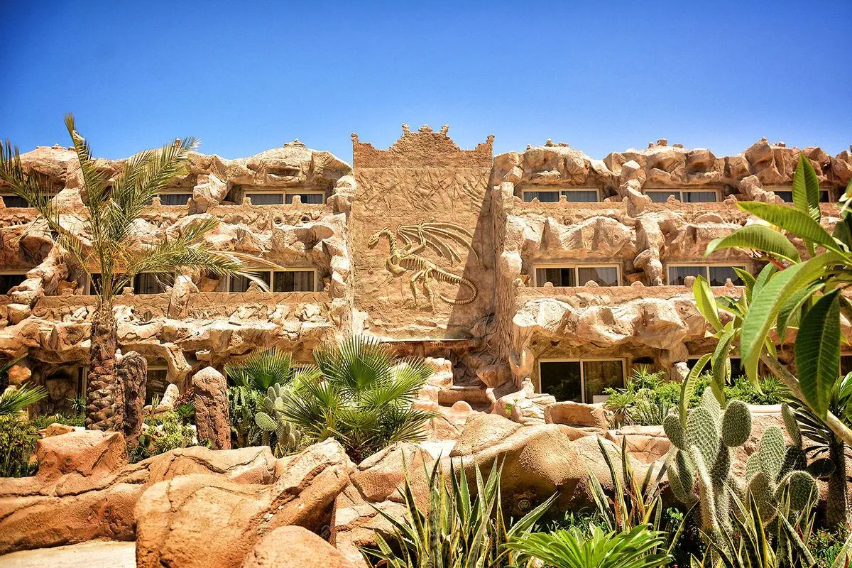 HOTEL CAVES BEACH RESORT