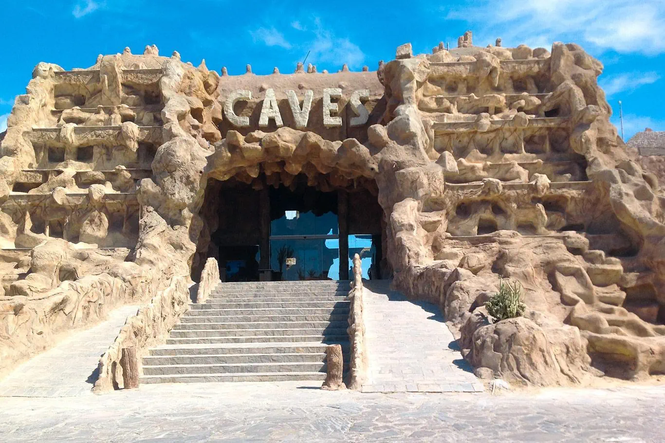 HOTEL CAVES BEACH RESORT