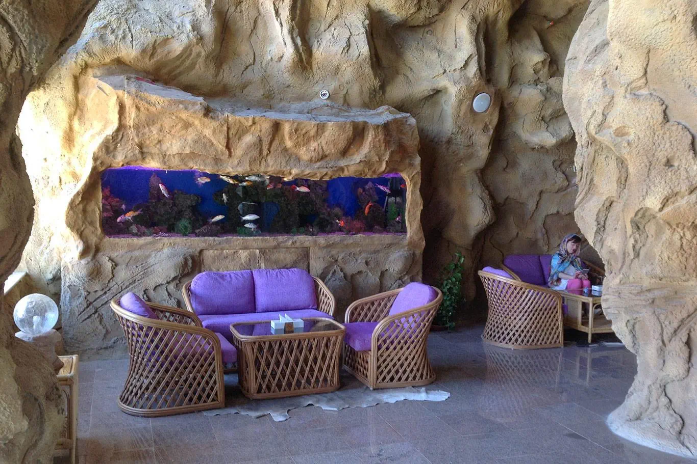 HOTEL CAVES BEACH RESORT