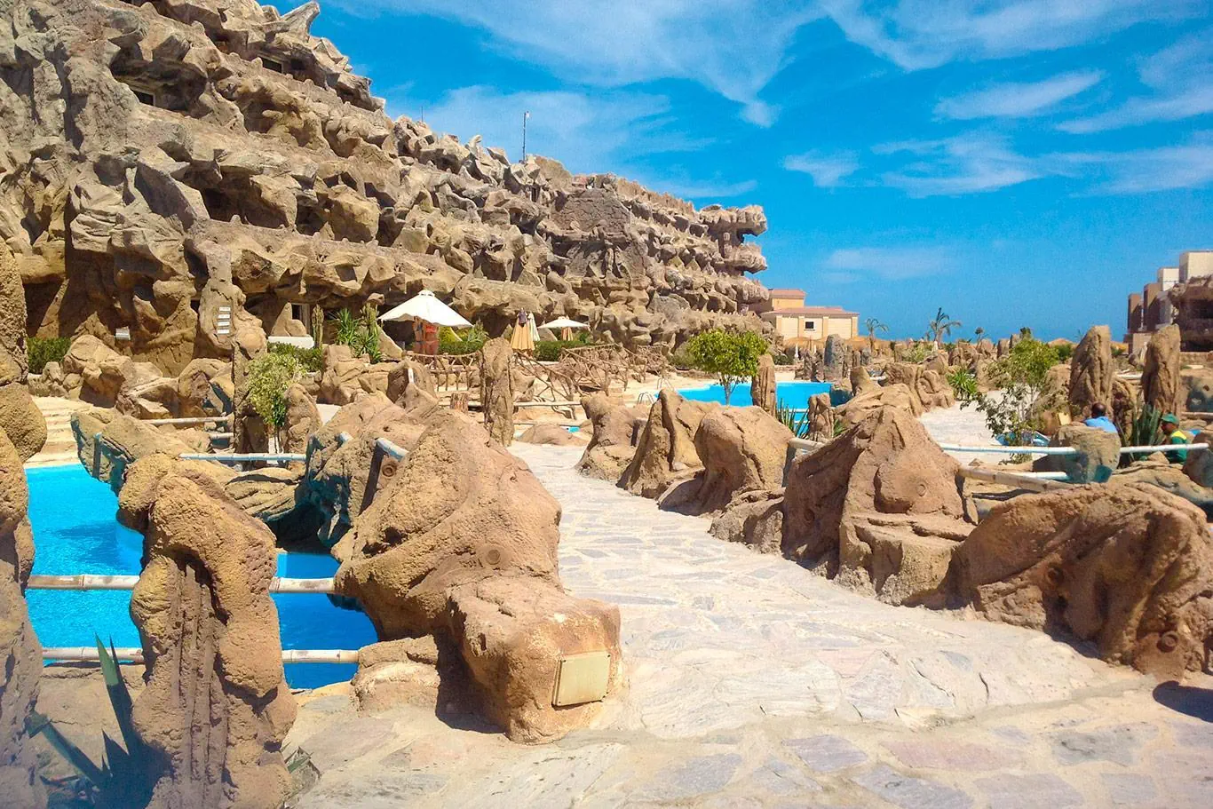 HOTEL CAVES BEACH RESORT