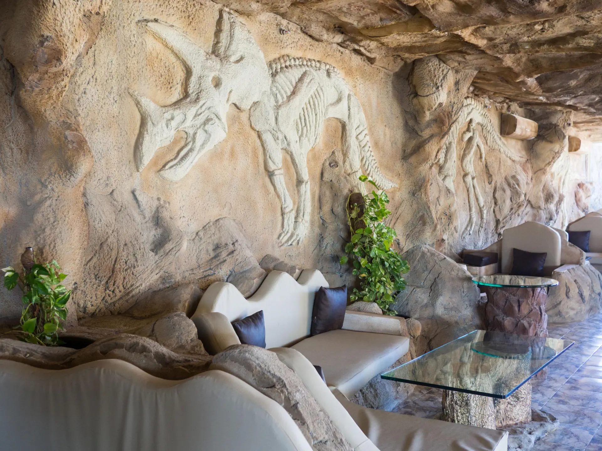 HOTEL CAVES BEACH RESORT