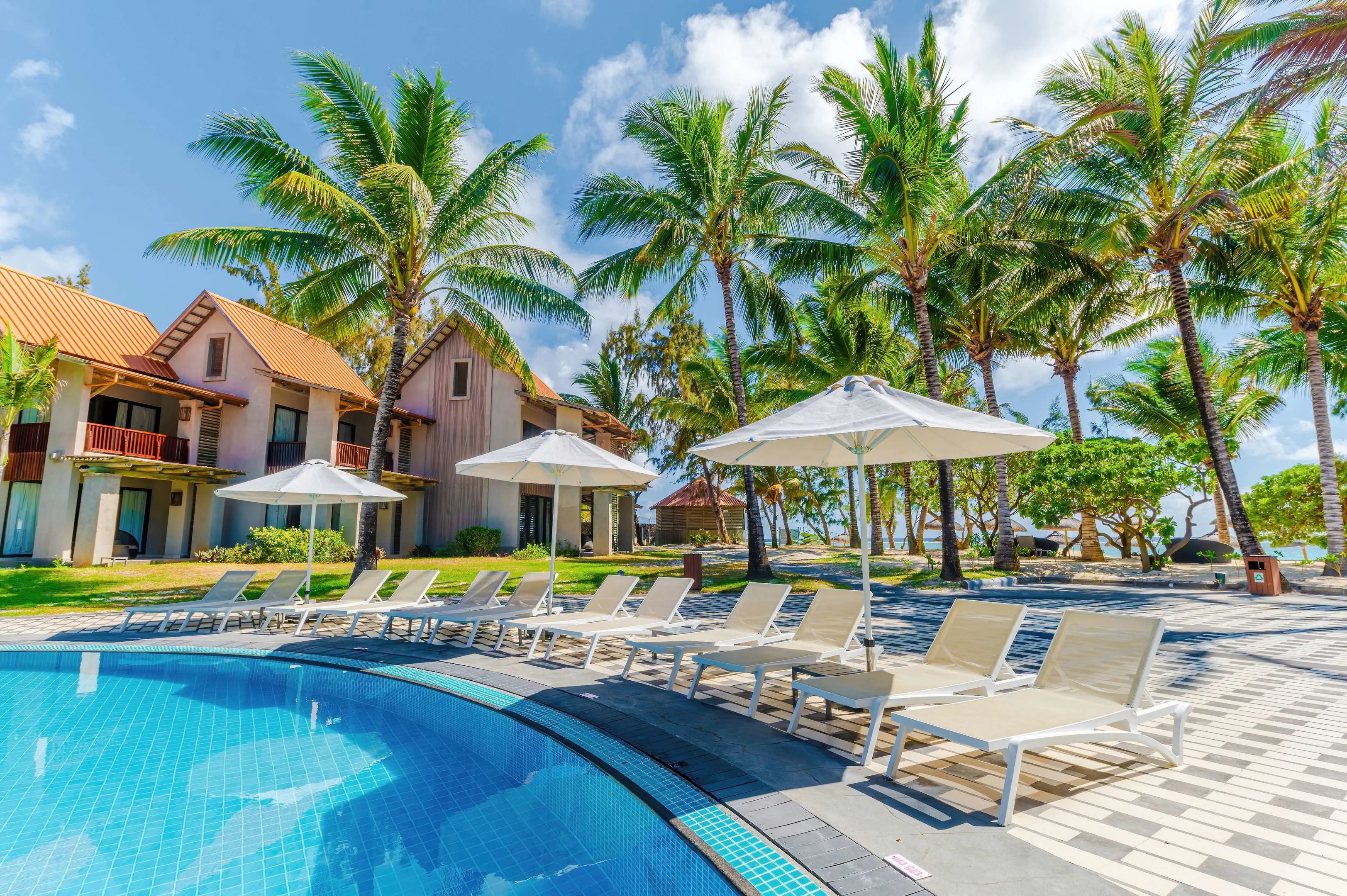 Отель: Beach Resort Belle Mare by Radisson Group