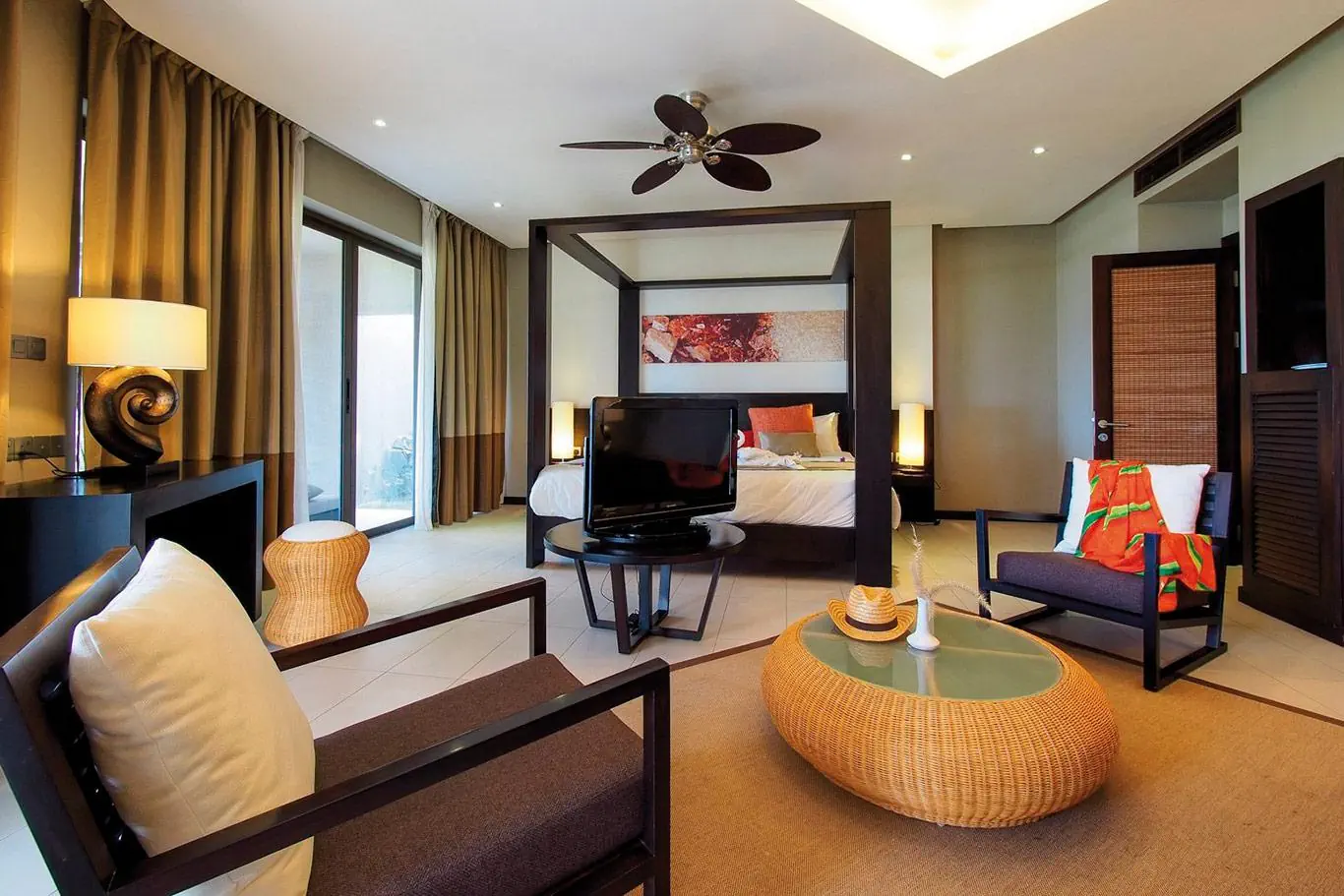 Отель: Beach Resort Belle Mare by Radisson Group