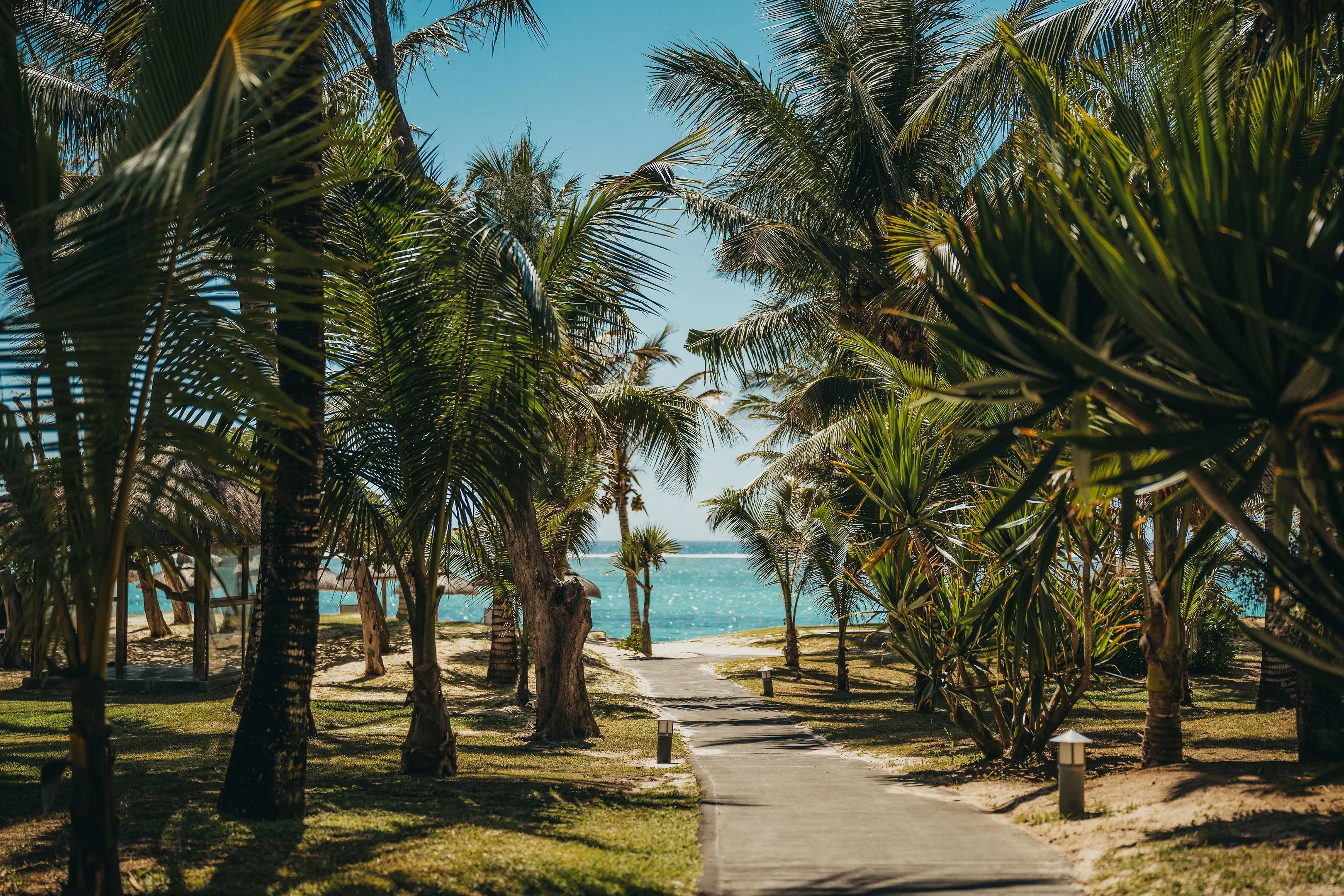Отель: Beach Resort Belle Mare by Radisson Group
