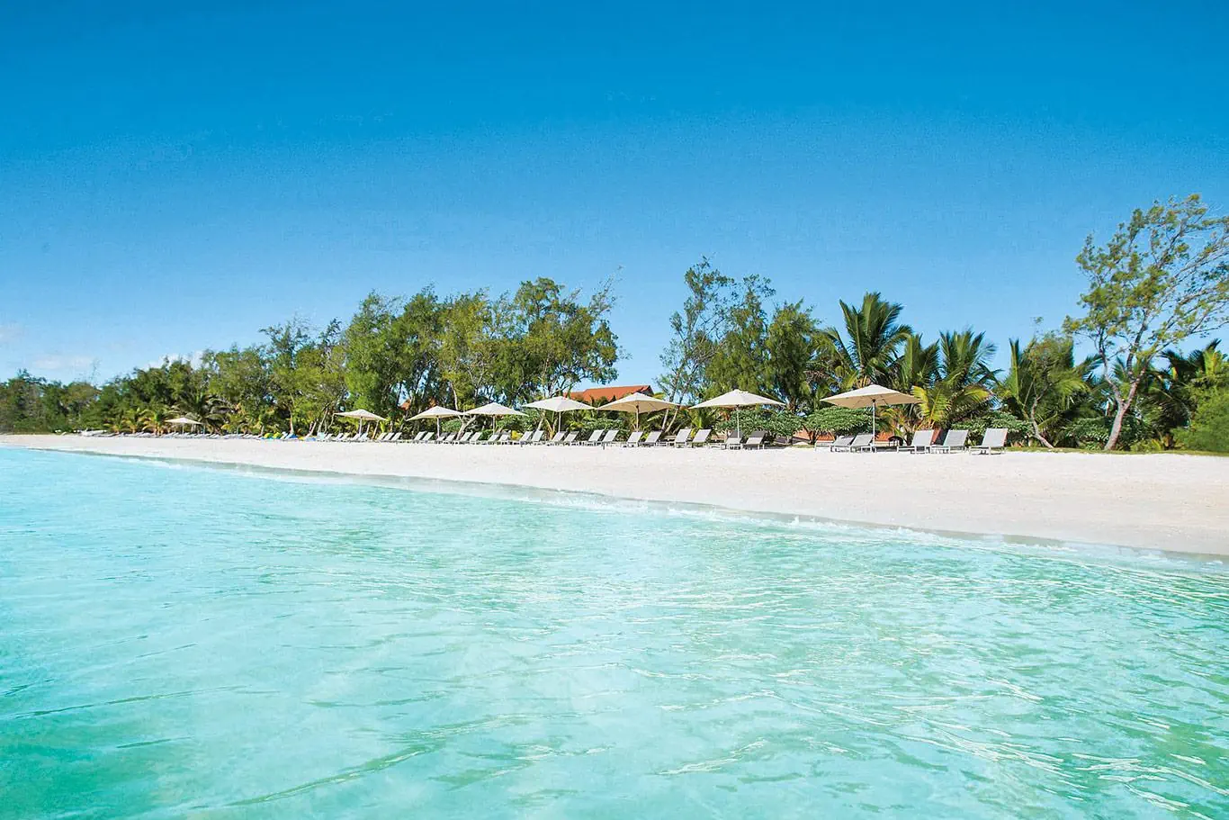 Отель: Beach Resort Belle Mare by Radisson Group