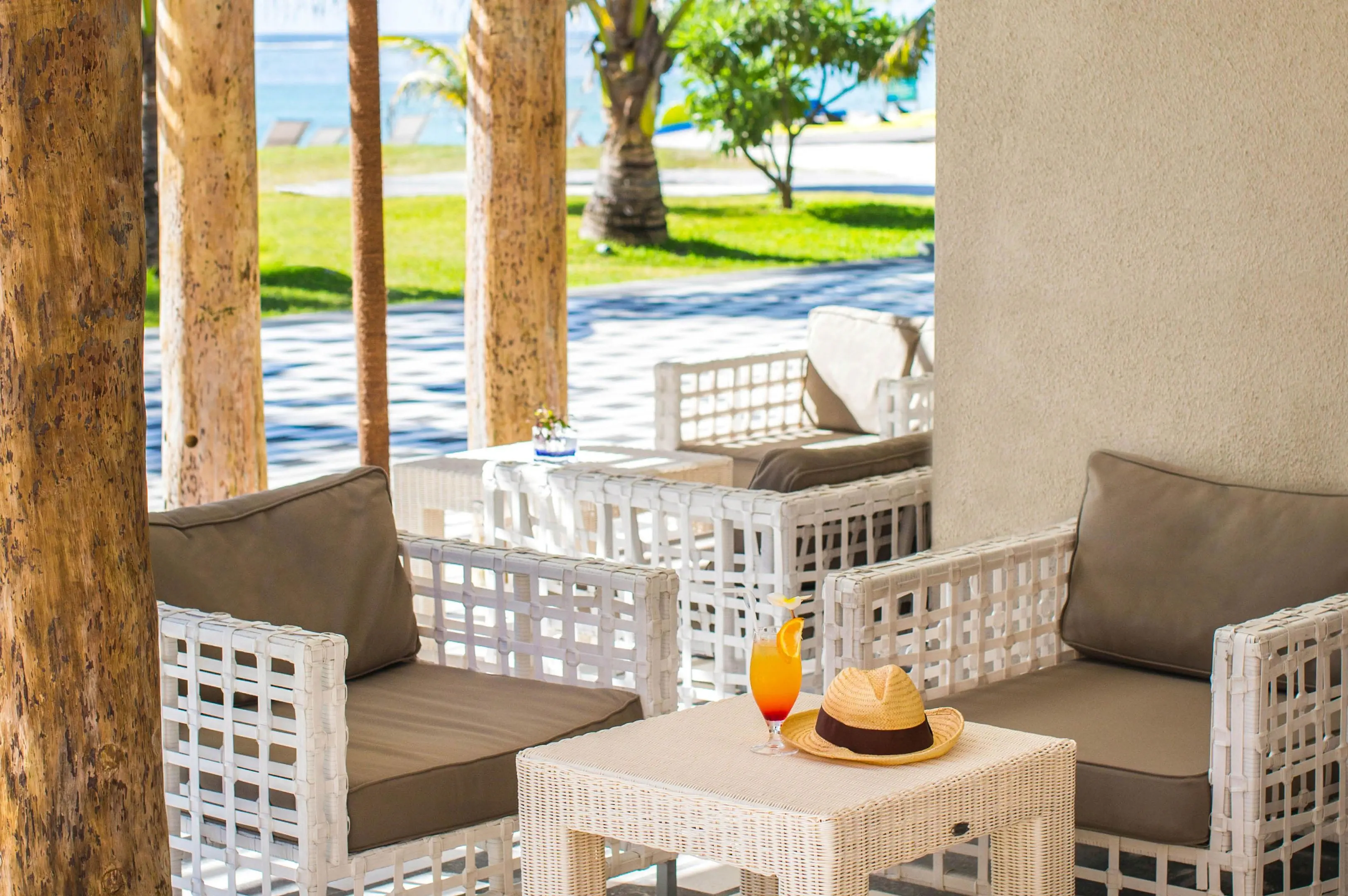 Отель: Beach Resort Belle Mare by Radisson Group