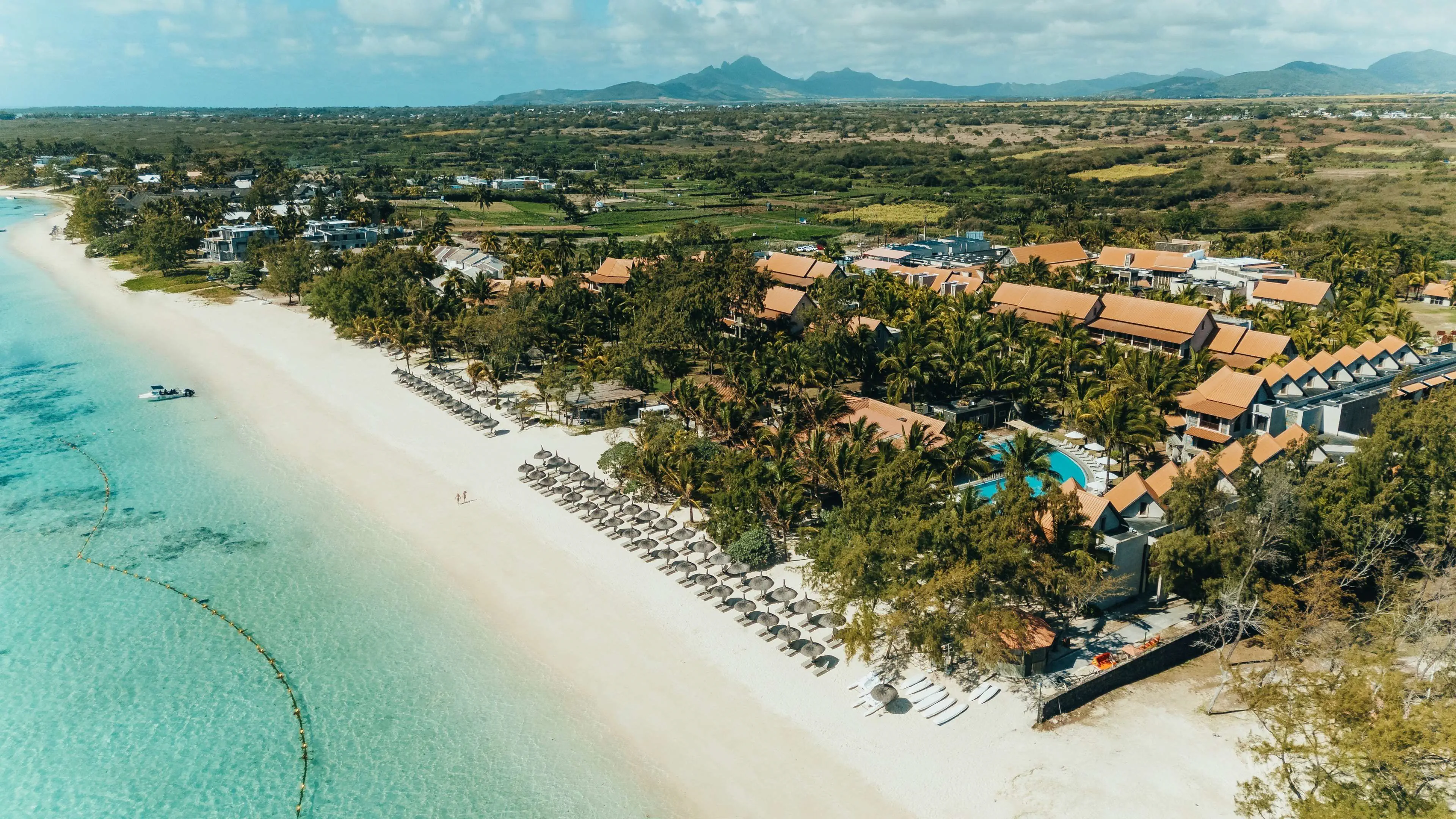 Отель: Beach Resort Belle Mare by Radisson Group