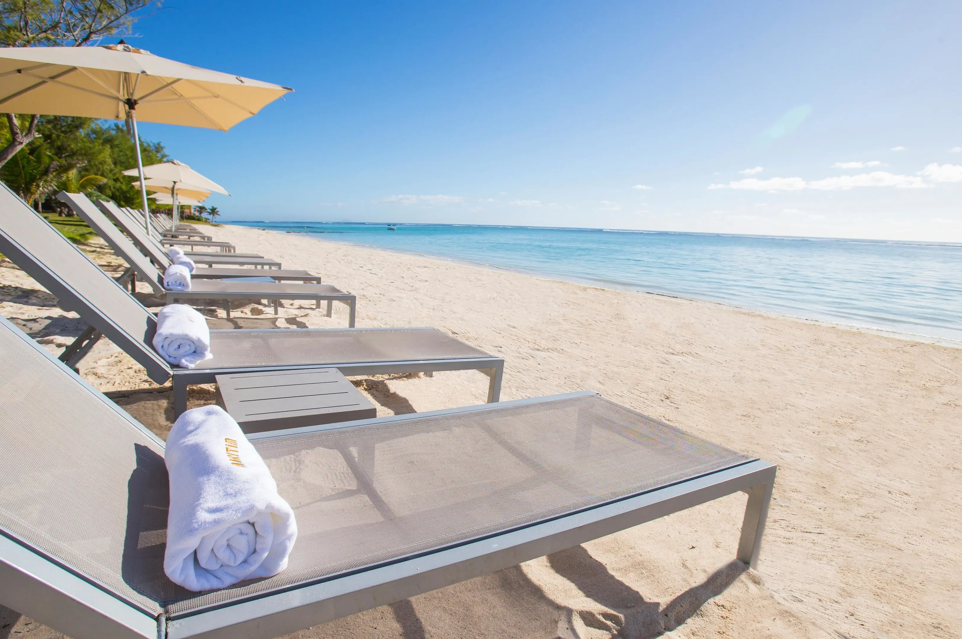 Отель: Beach Resort Belle Mare by Radisson Group