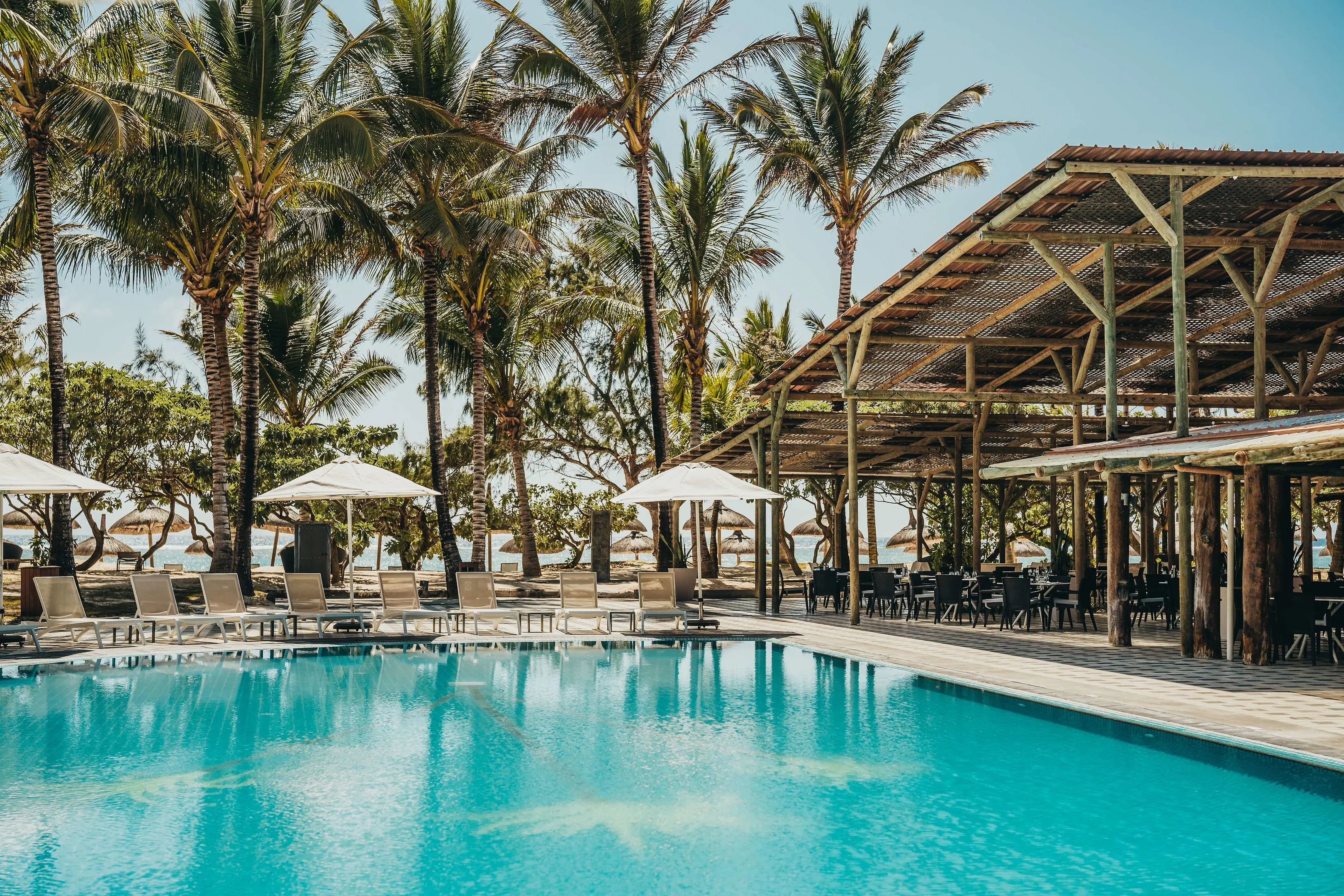 Отель: Beach Resort Belle Mare by Radisson Group