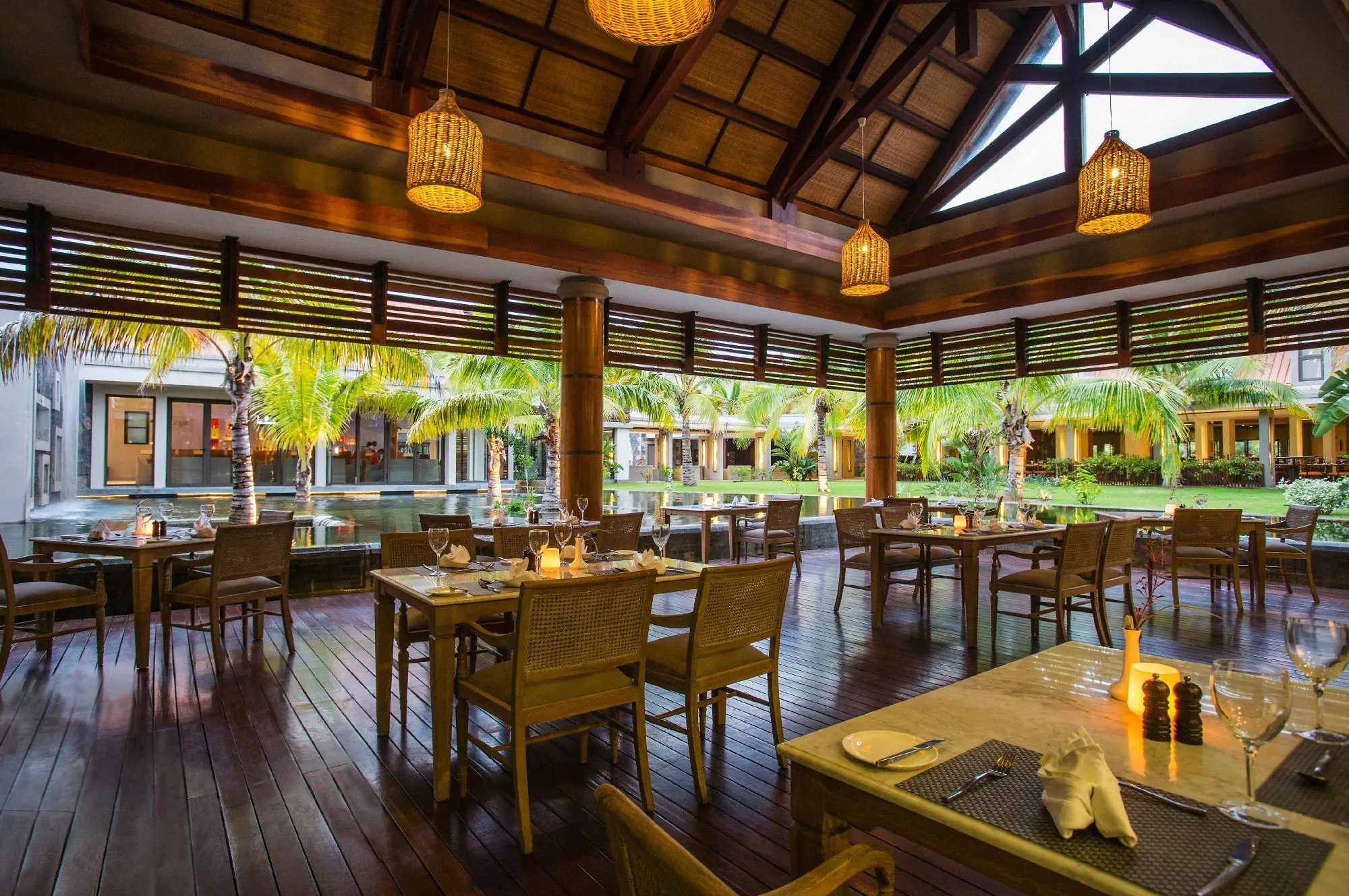 Отель: Beach Resort Belle Mare by Radisson Group