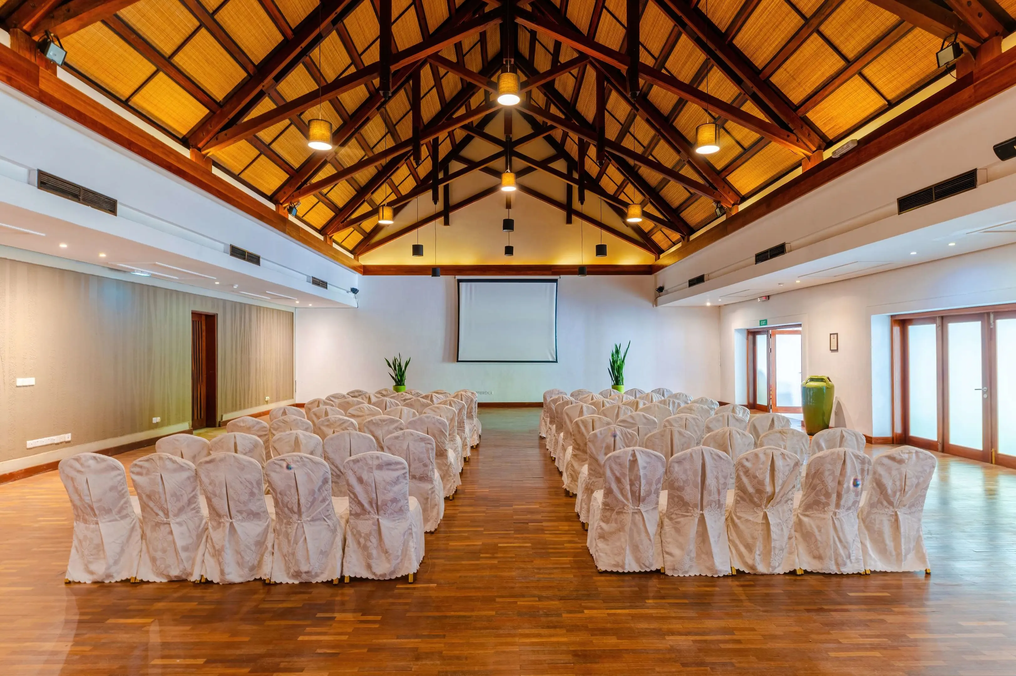 Отель: Beach Resort Belle Mare by Radisson Group