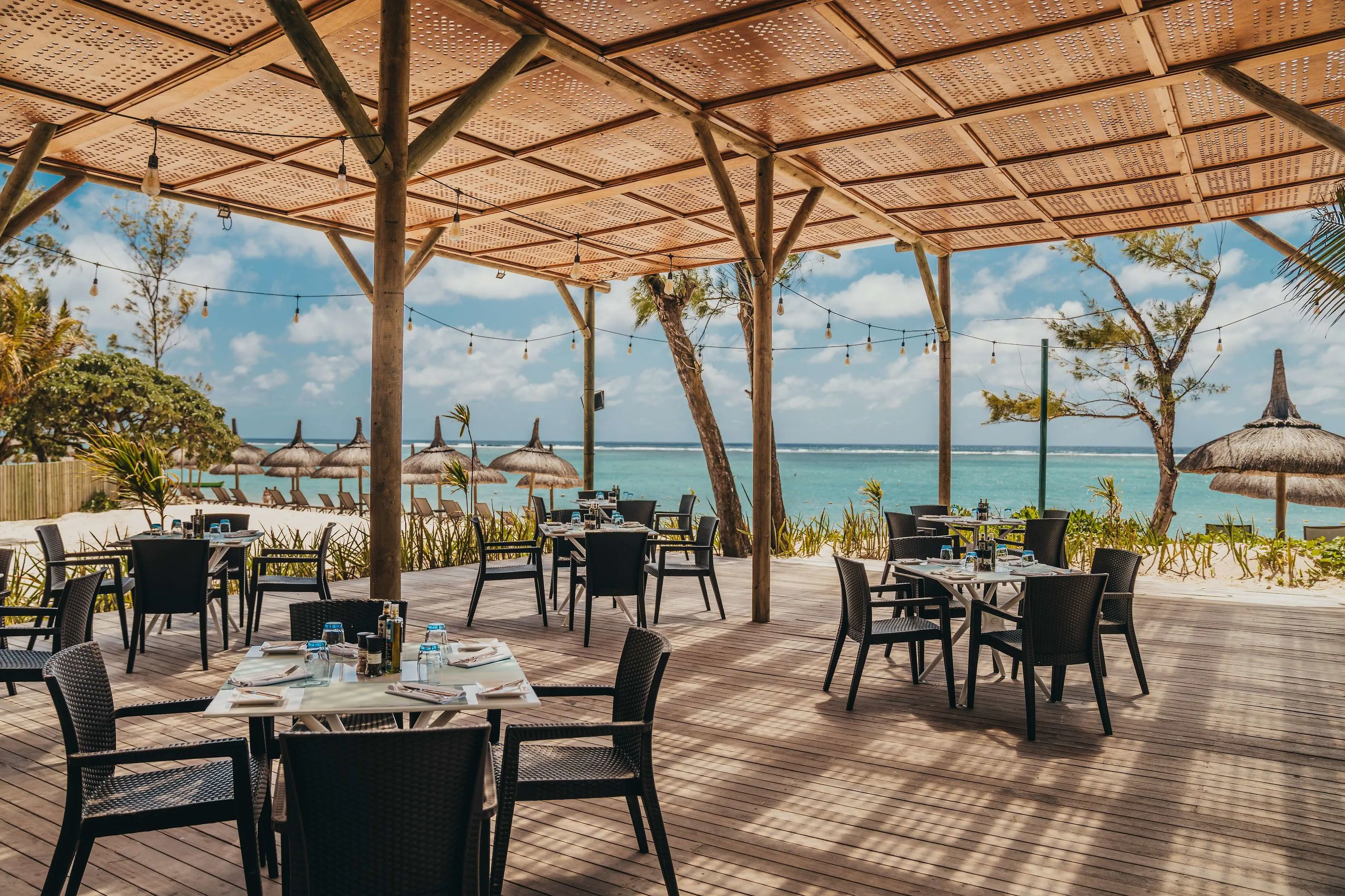 Отель: Beach Resort Belle Mare by Radisson Group