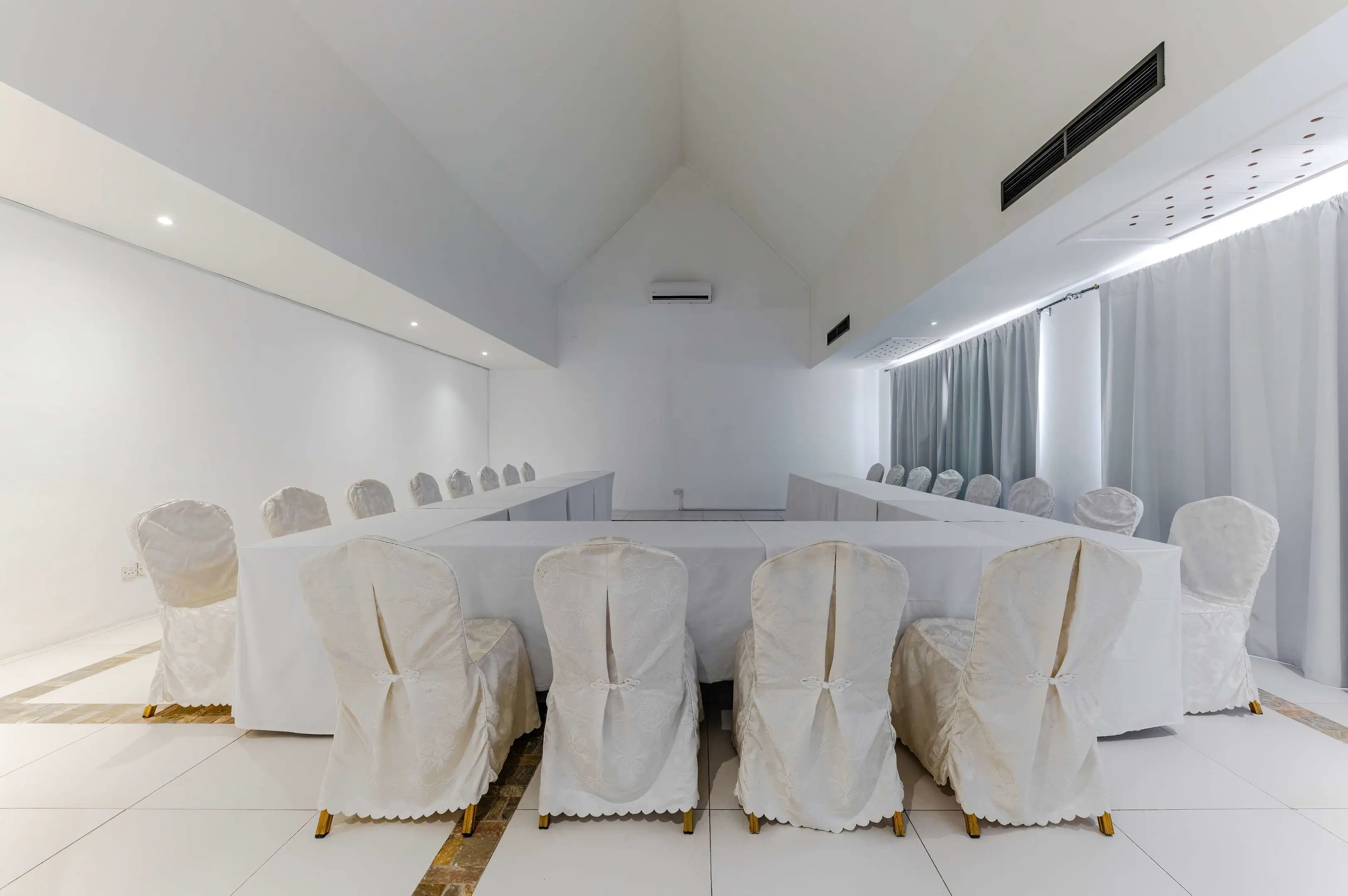 Отель: Beach Resort Belle Mare by Radisson Group