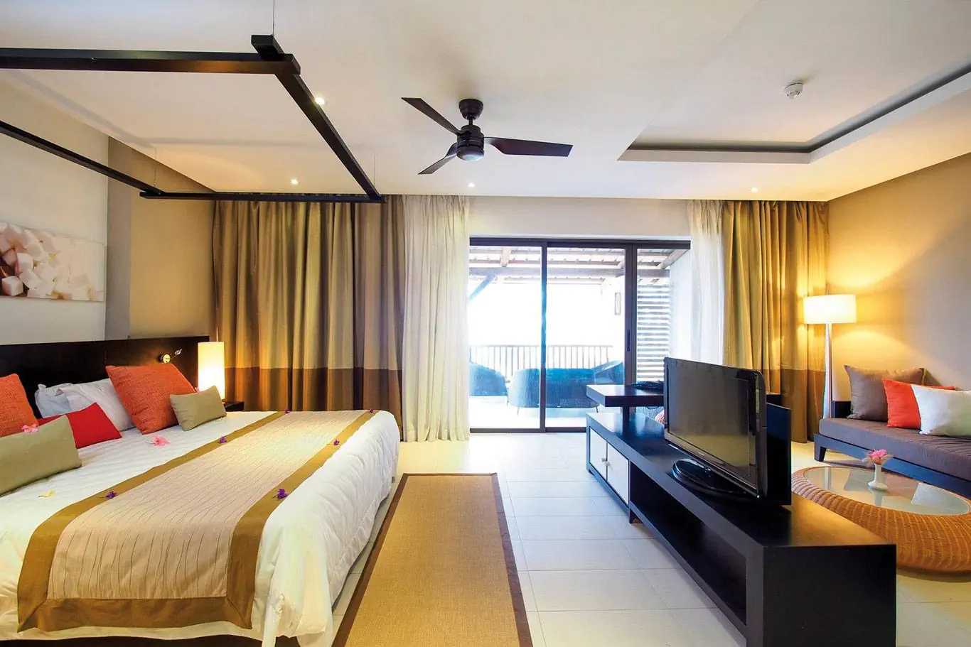 Отель: Beach Resort Belle Mare by Radisson Group