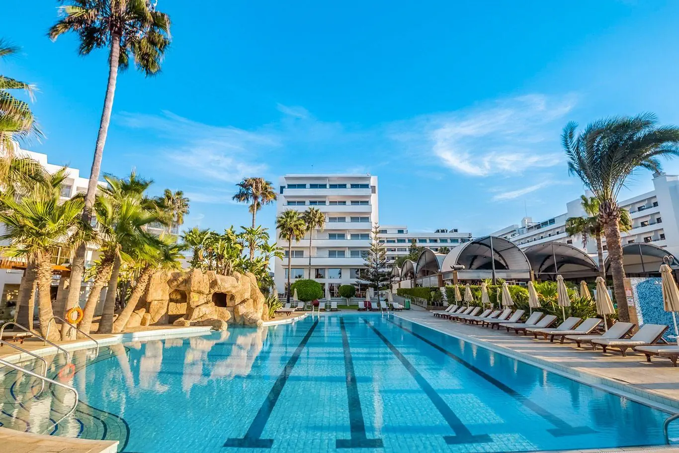 HOTEL Adams Beach Hotel