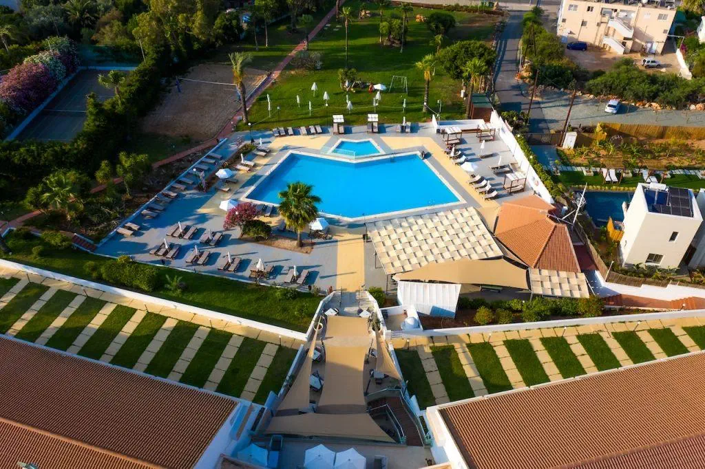 ADELAIS HOTEL
