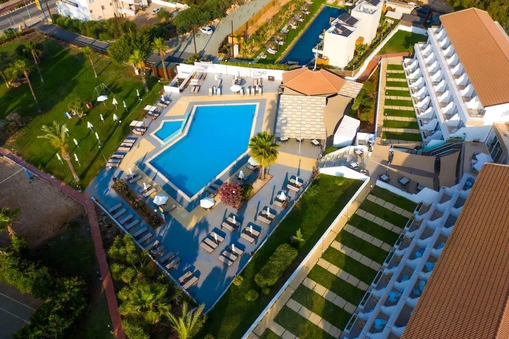 ADELAIS HOTEL