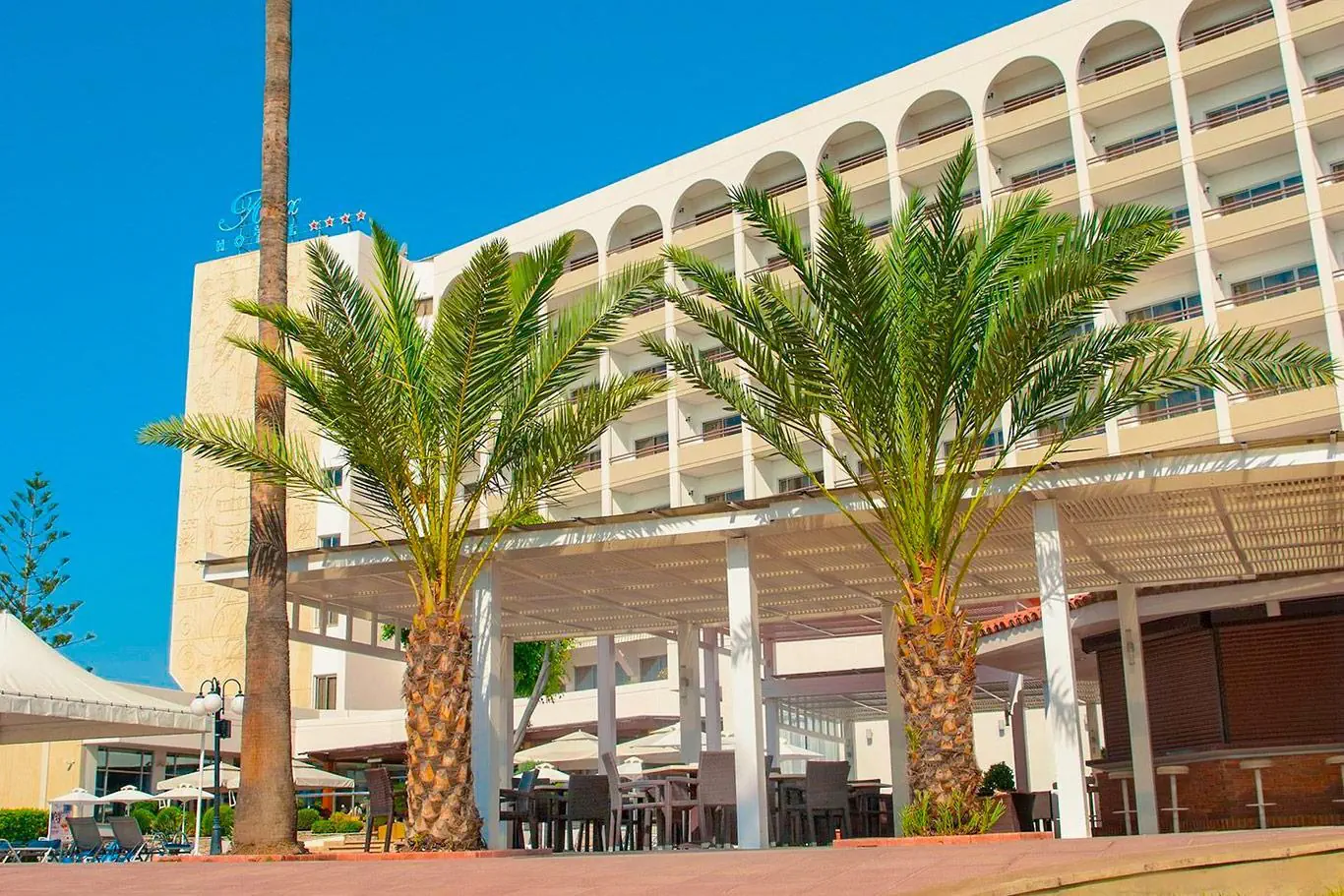 Ajax Hotel