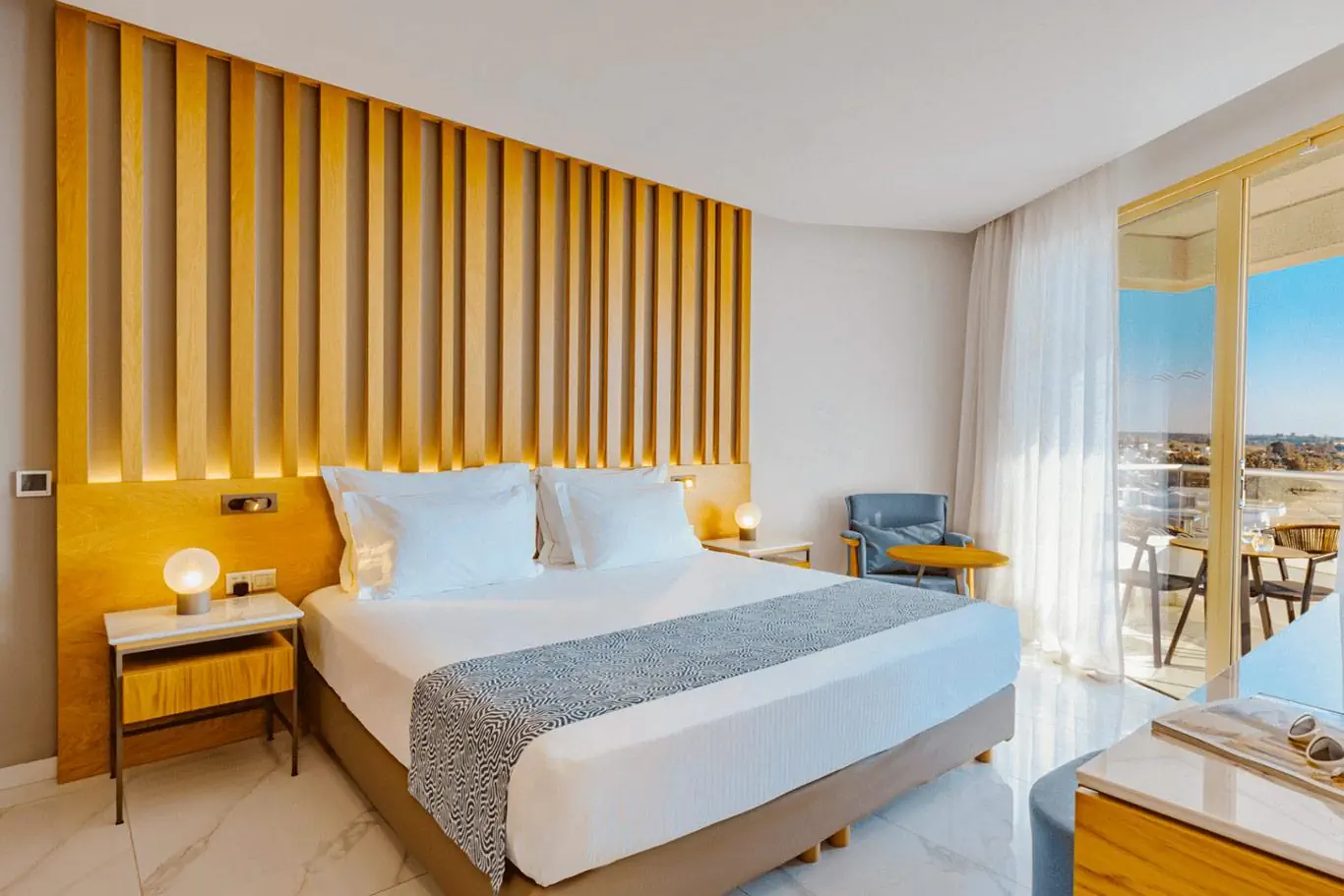 Golden Bay Beach (Larnaka) - zdjęcie 23
