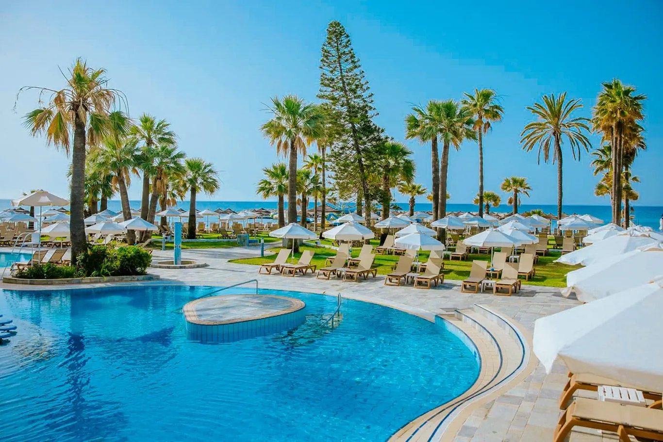 Golden Bay Beach (Larnaka) - zdjęcie 12