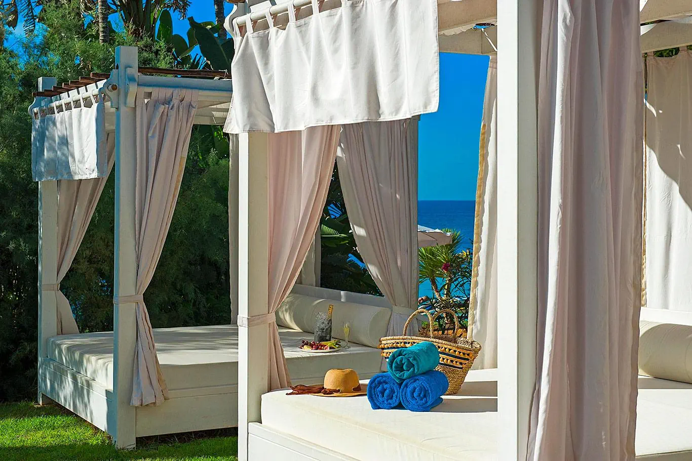 Grecian Sands Hotel
