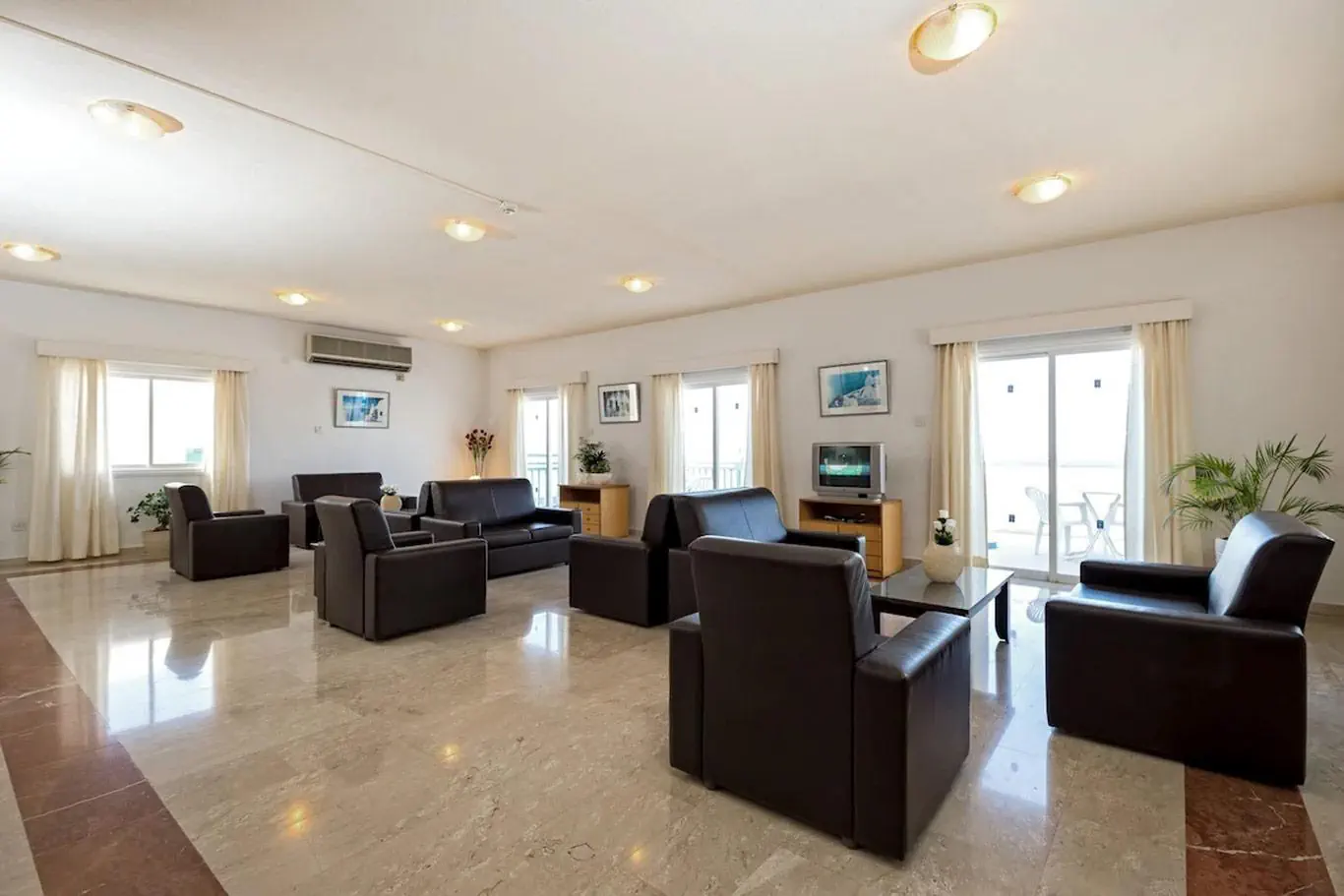 Sunny Hill Apartments - zdjęcie 10