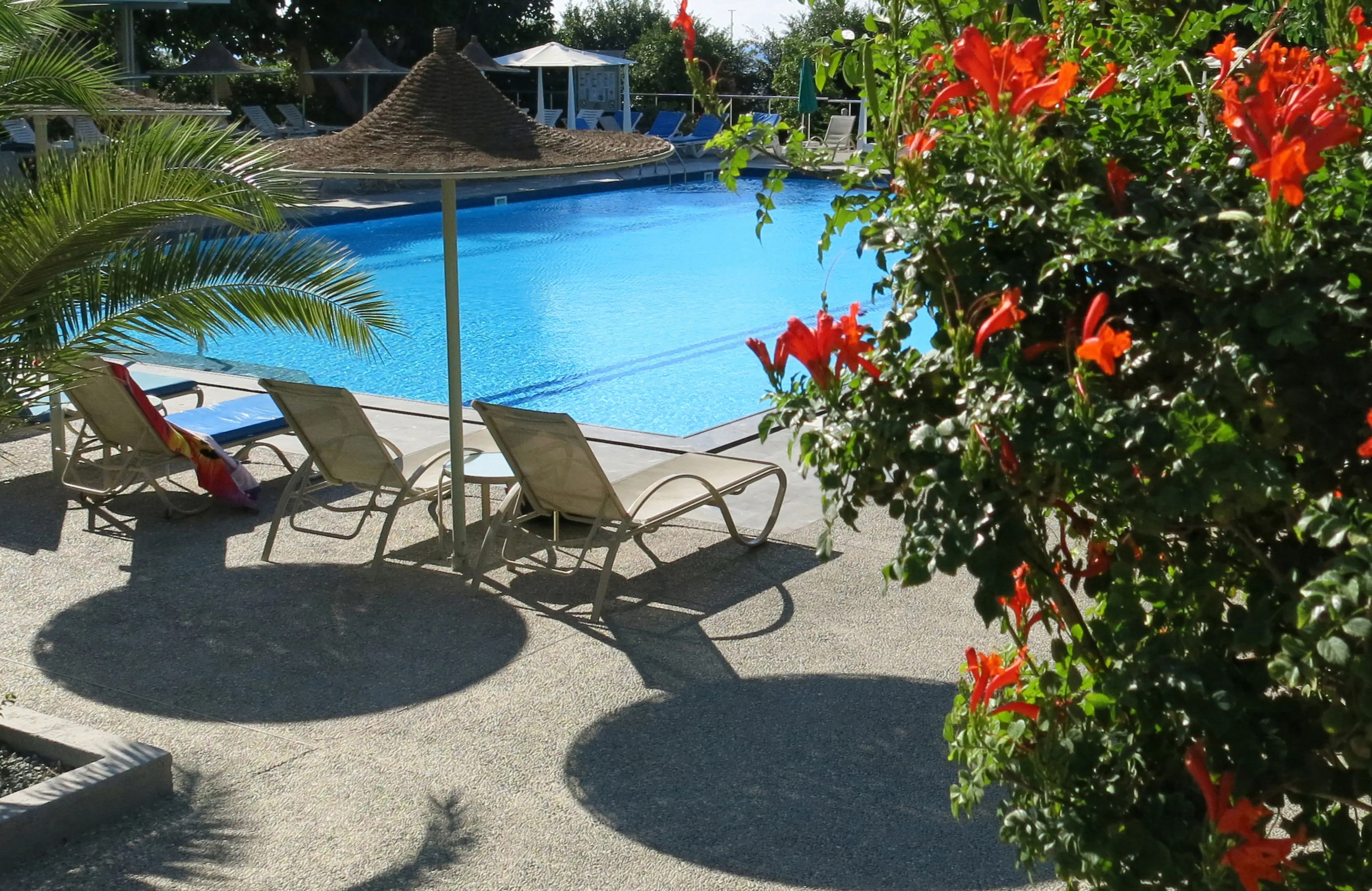 PENELOPE BEACH HOTEL APTS