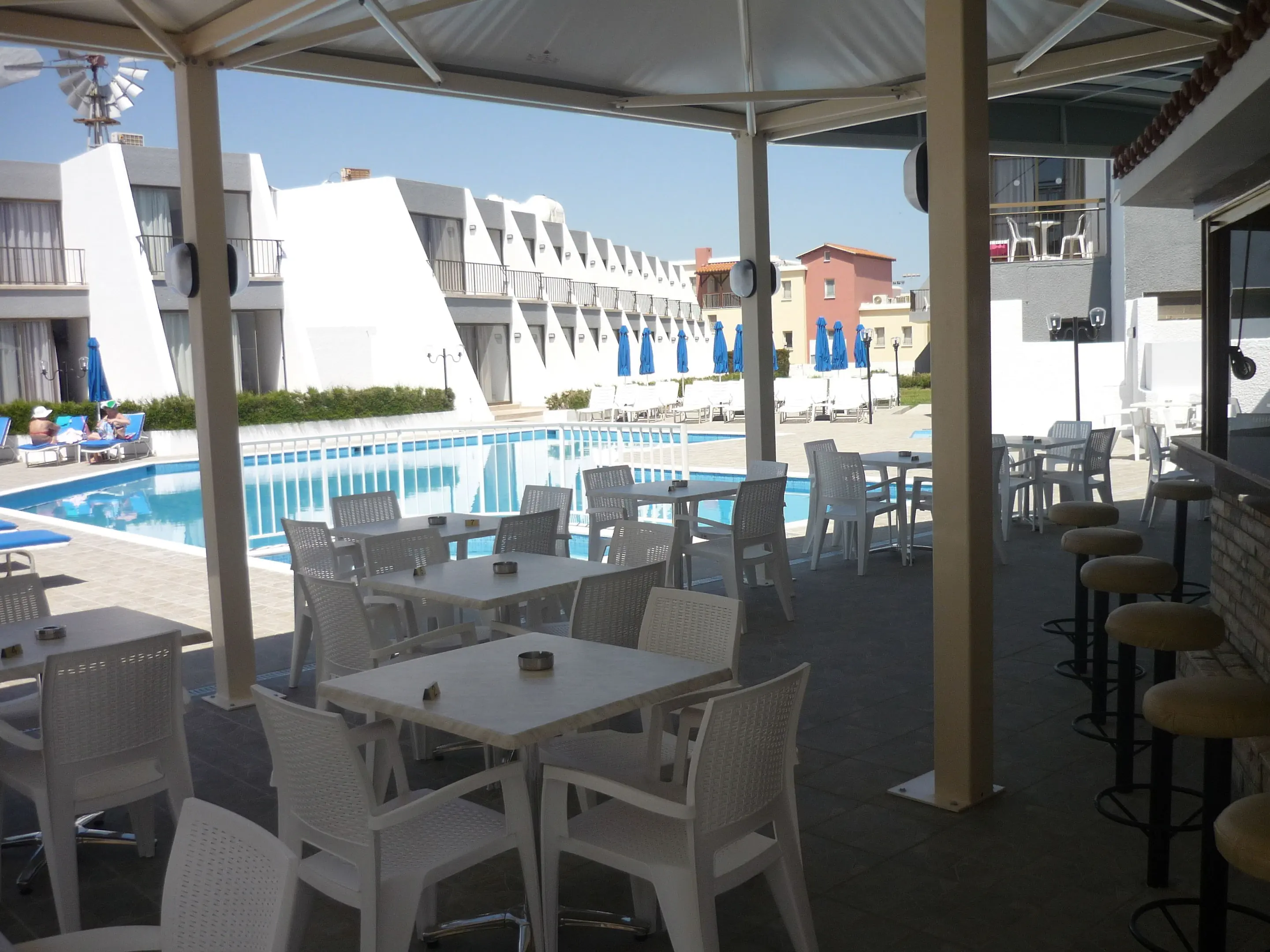 PENELOPE BEACH HOTEL APTS