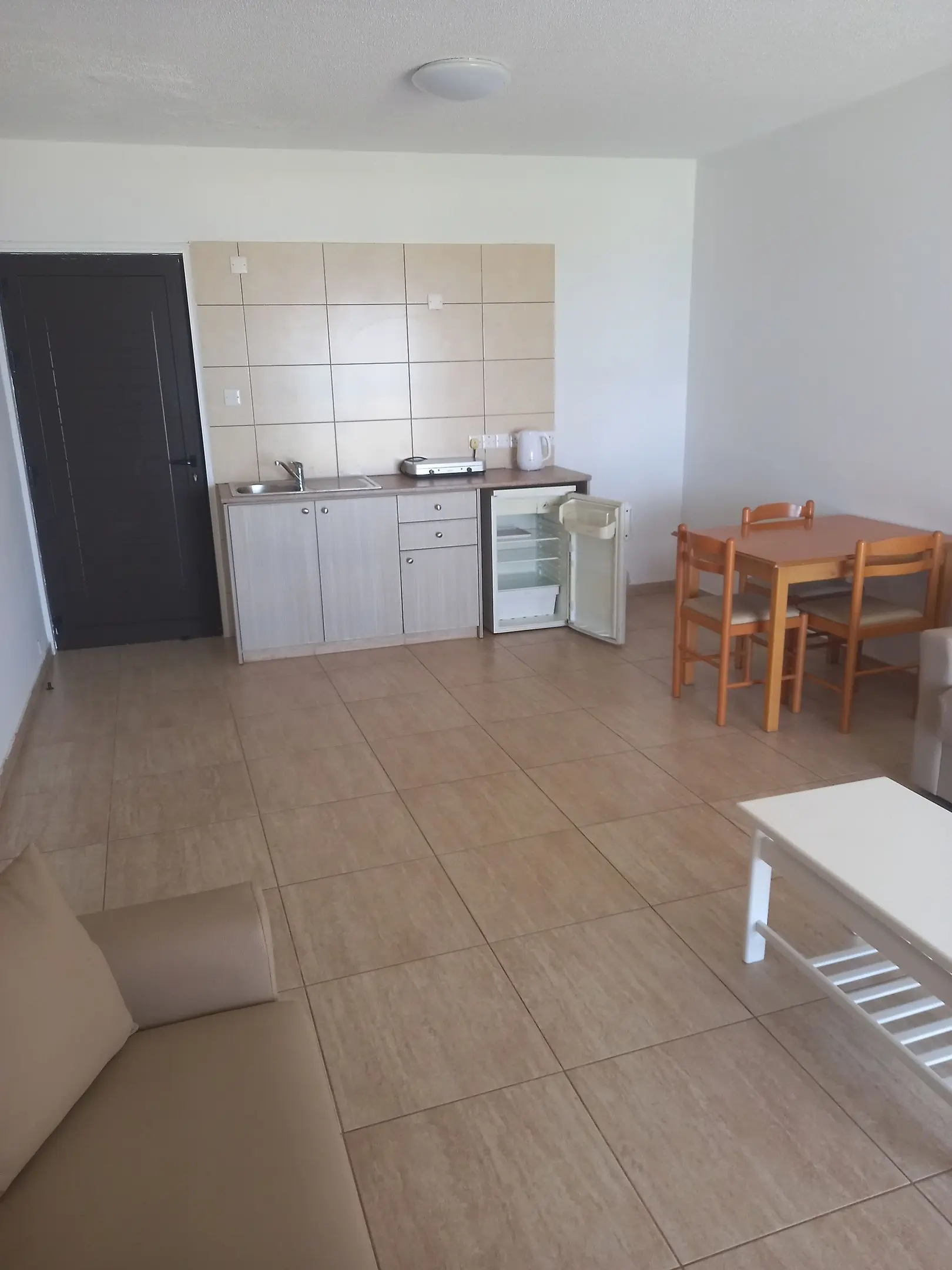 PENELOPE BEACH HOTEL APTS