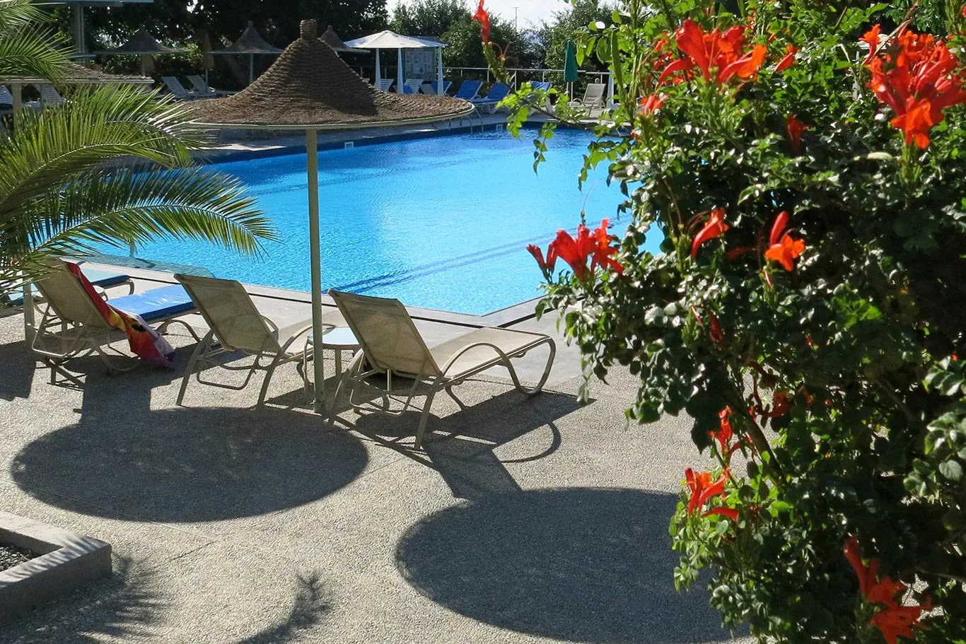 PENELOPE BEACH HOTEL APTS