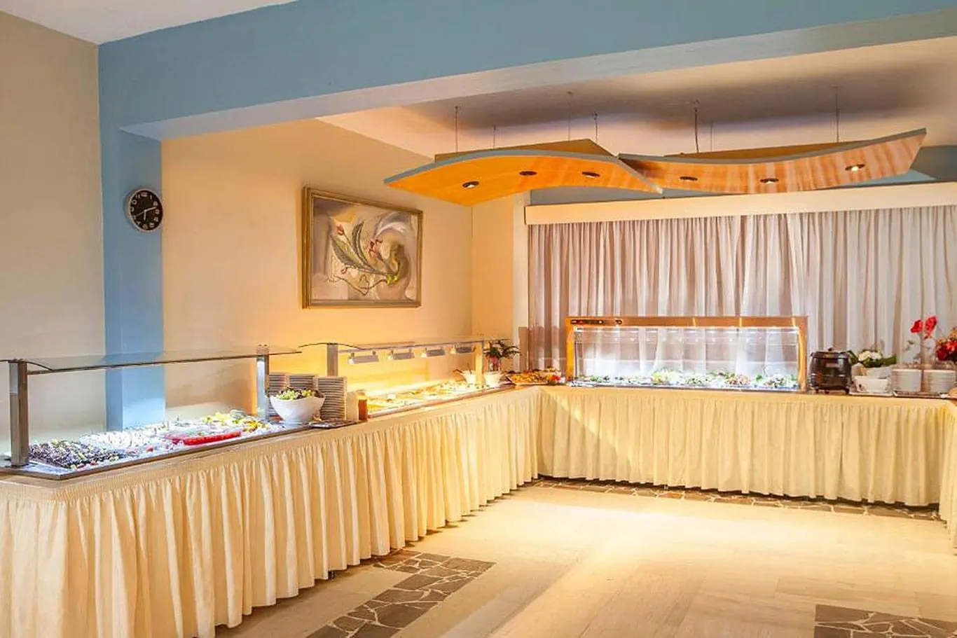 PENELOPE BEACH HOTEL APTS