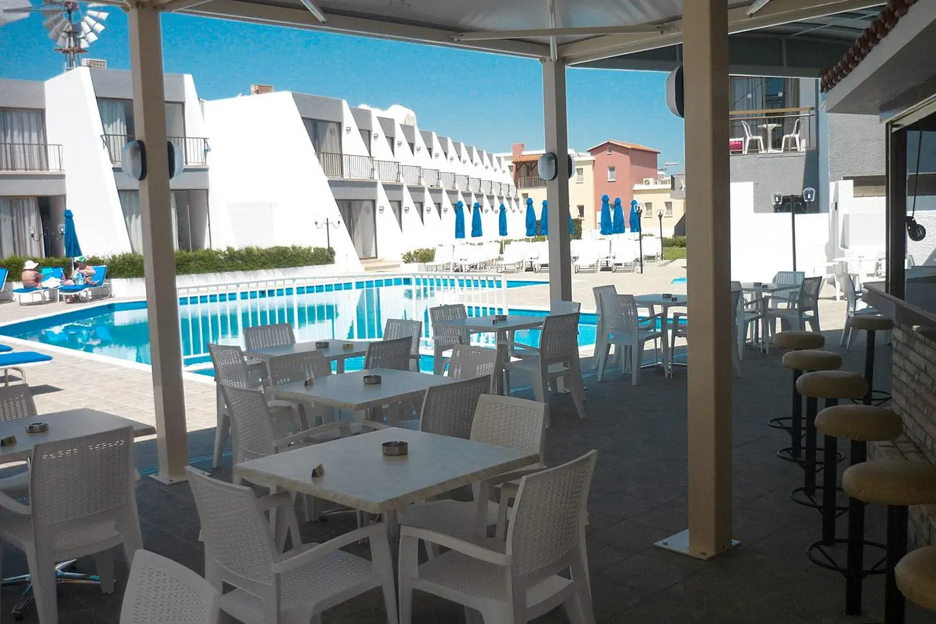 PENELOPE BEACH HOTEL APTS