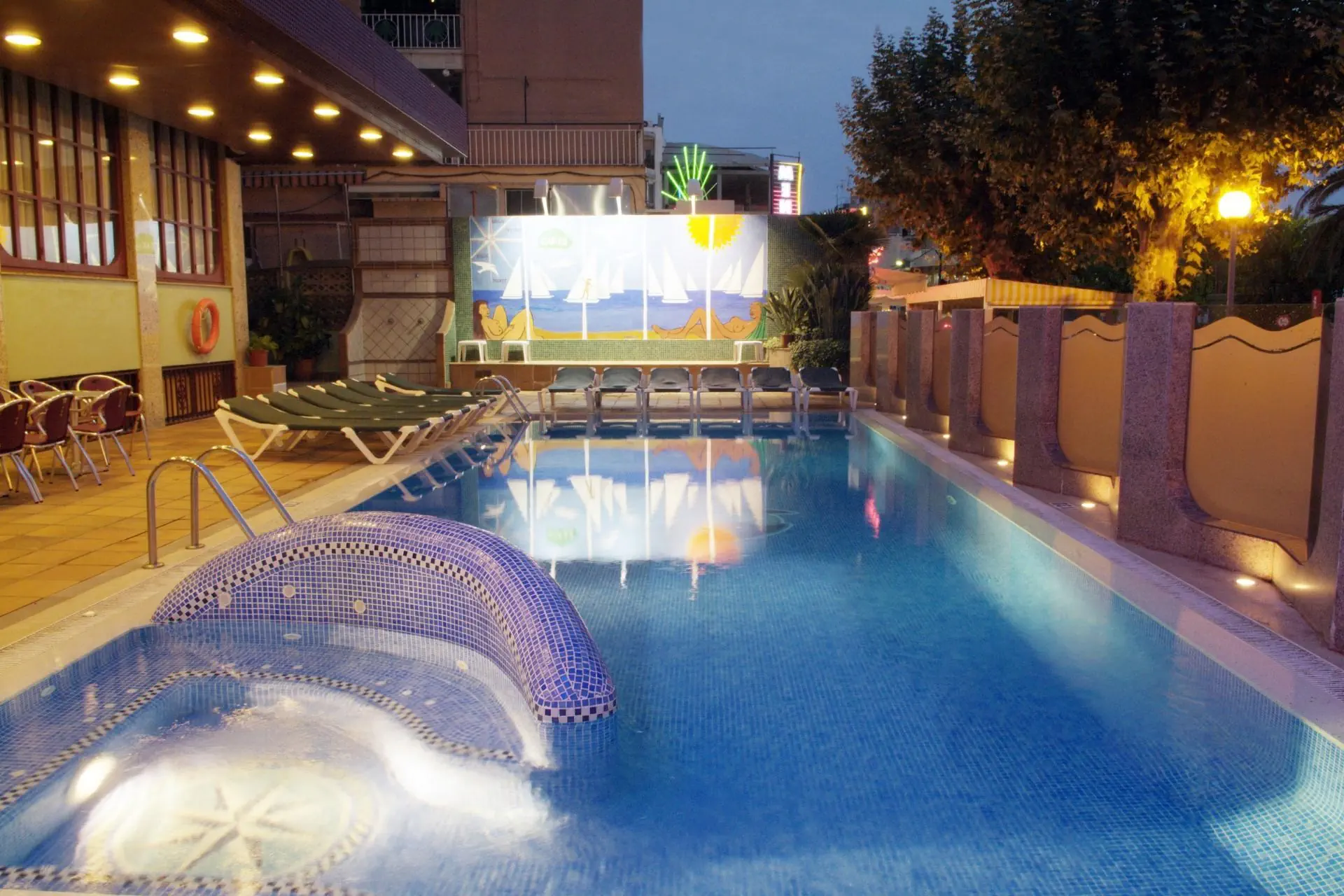 HOTEL Checkin Garbi