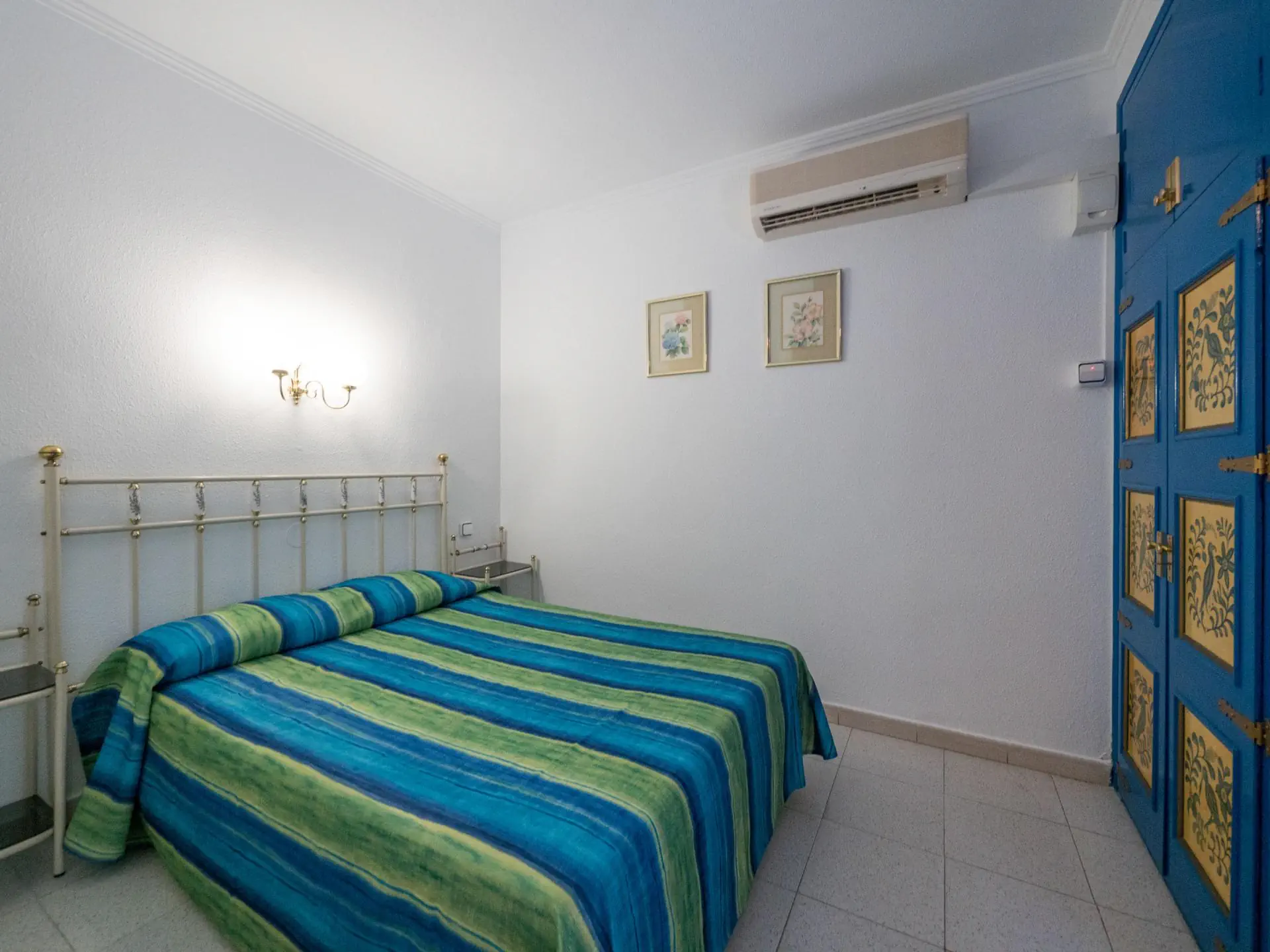 HOTEL Checkin Garbi