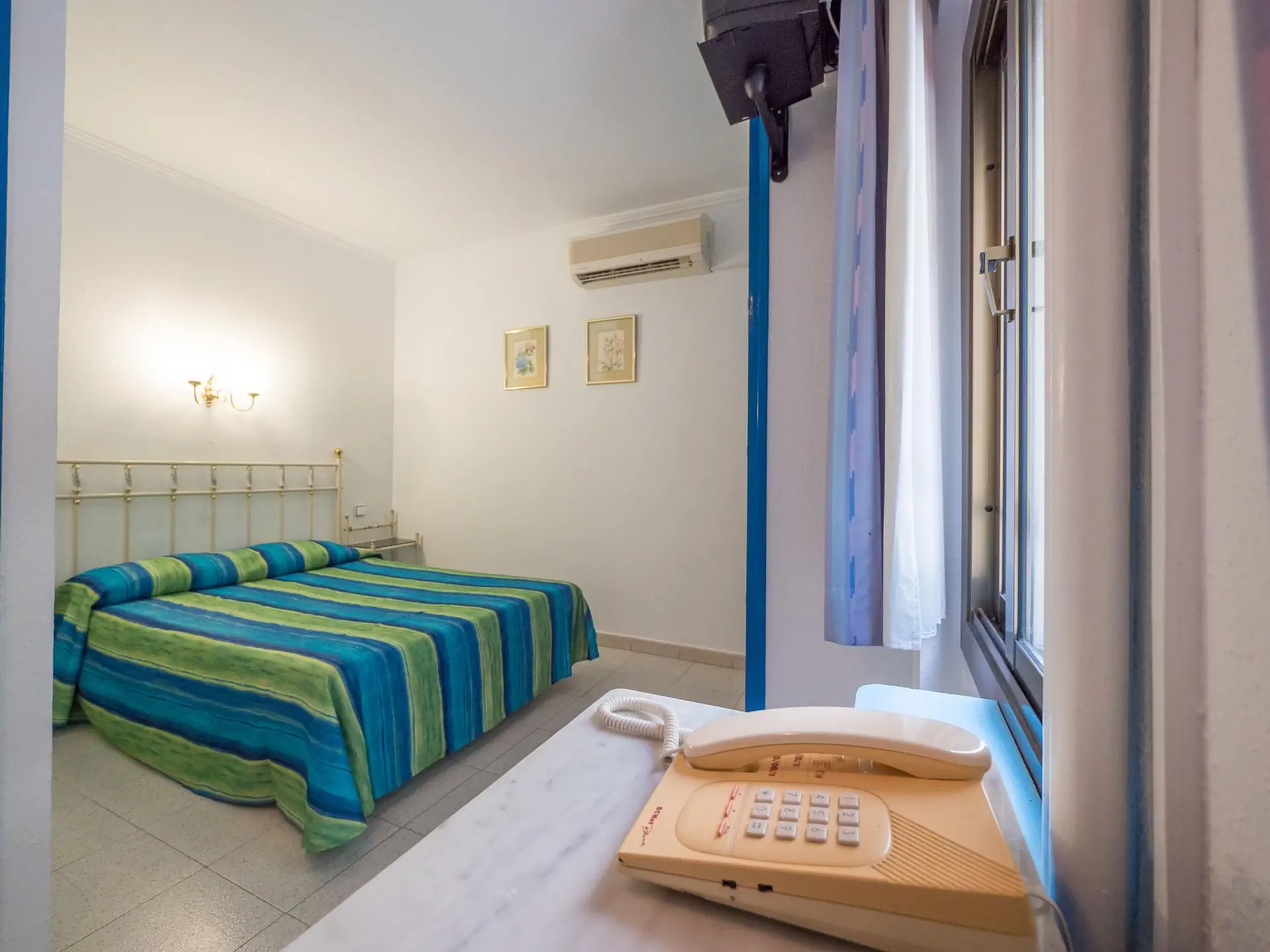 HOTEL Checkin Garbi