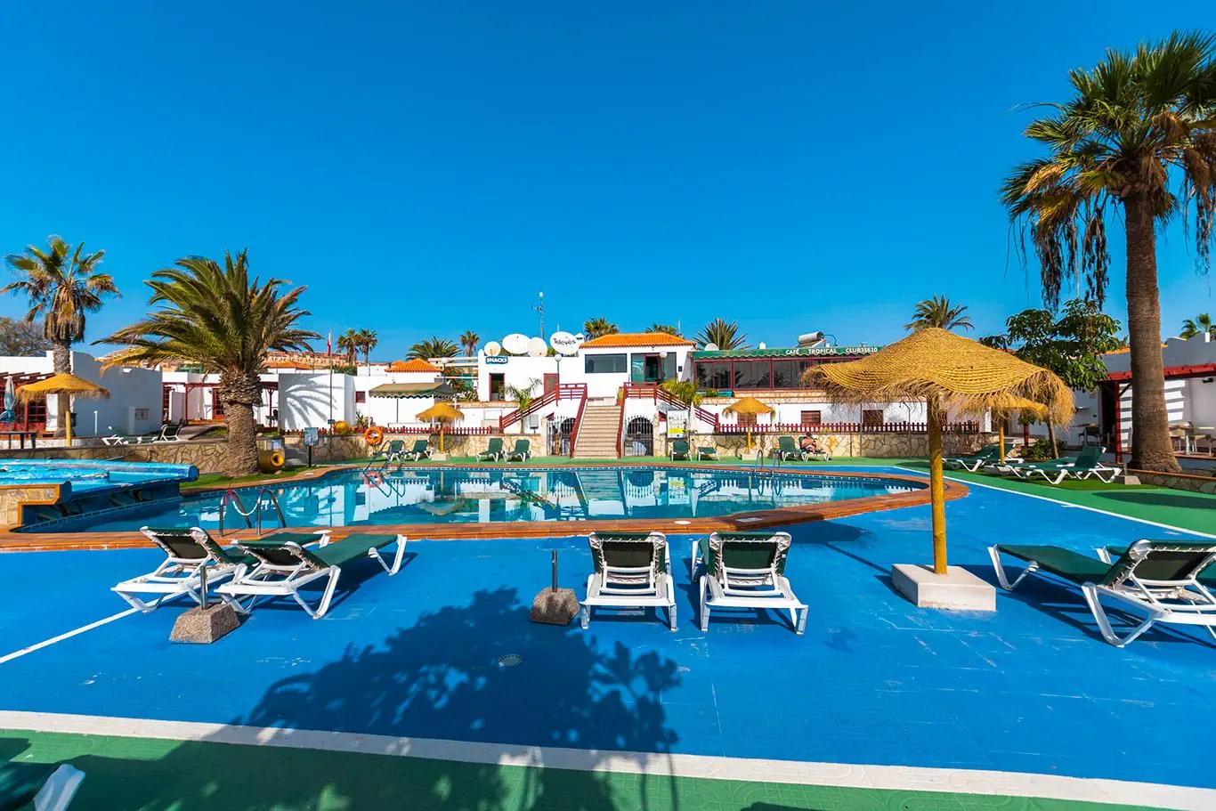 Bungalows Castillo Club Lake