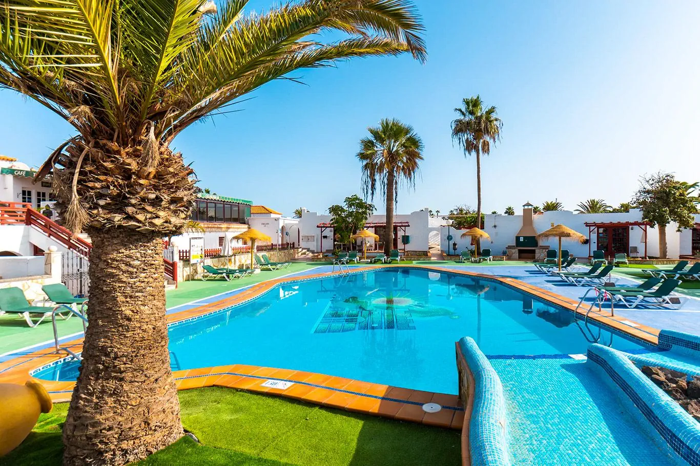 Bungalows Castillo Club Lake